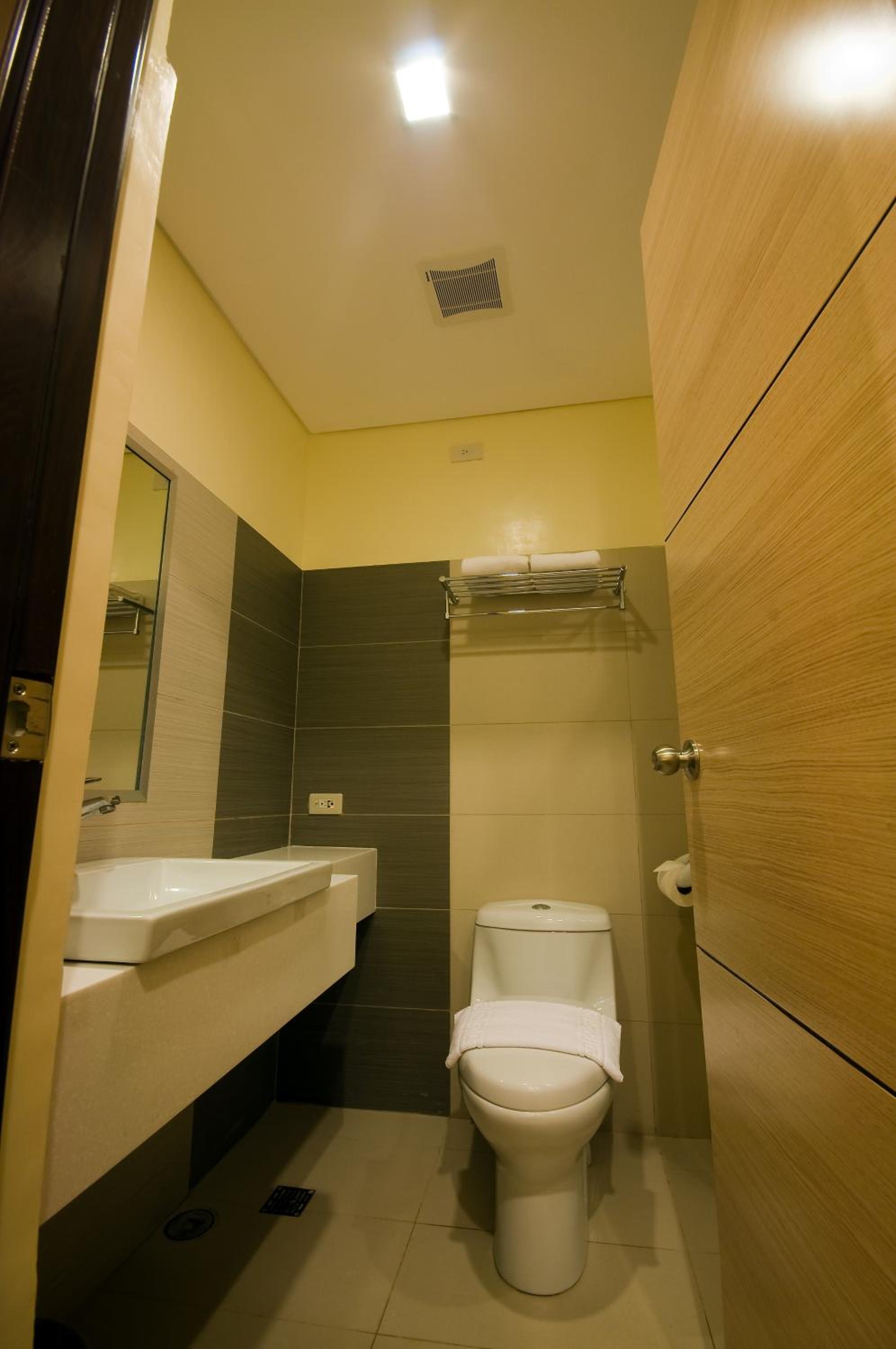 Twin Room - Photo 8