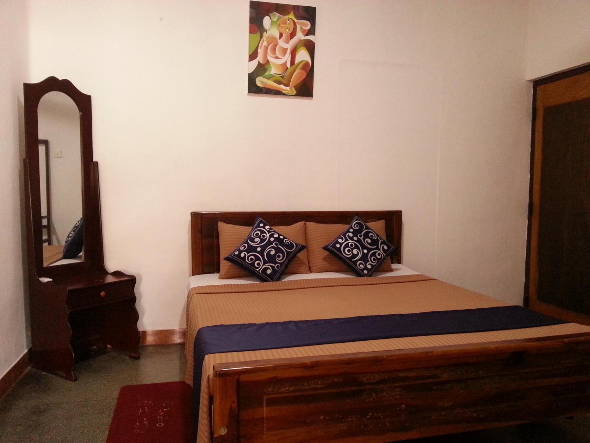 Single Room with Bathroom photo 1