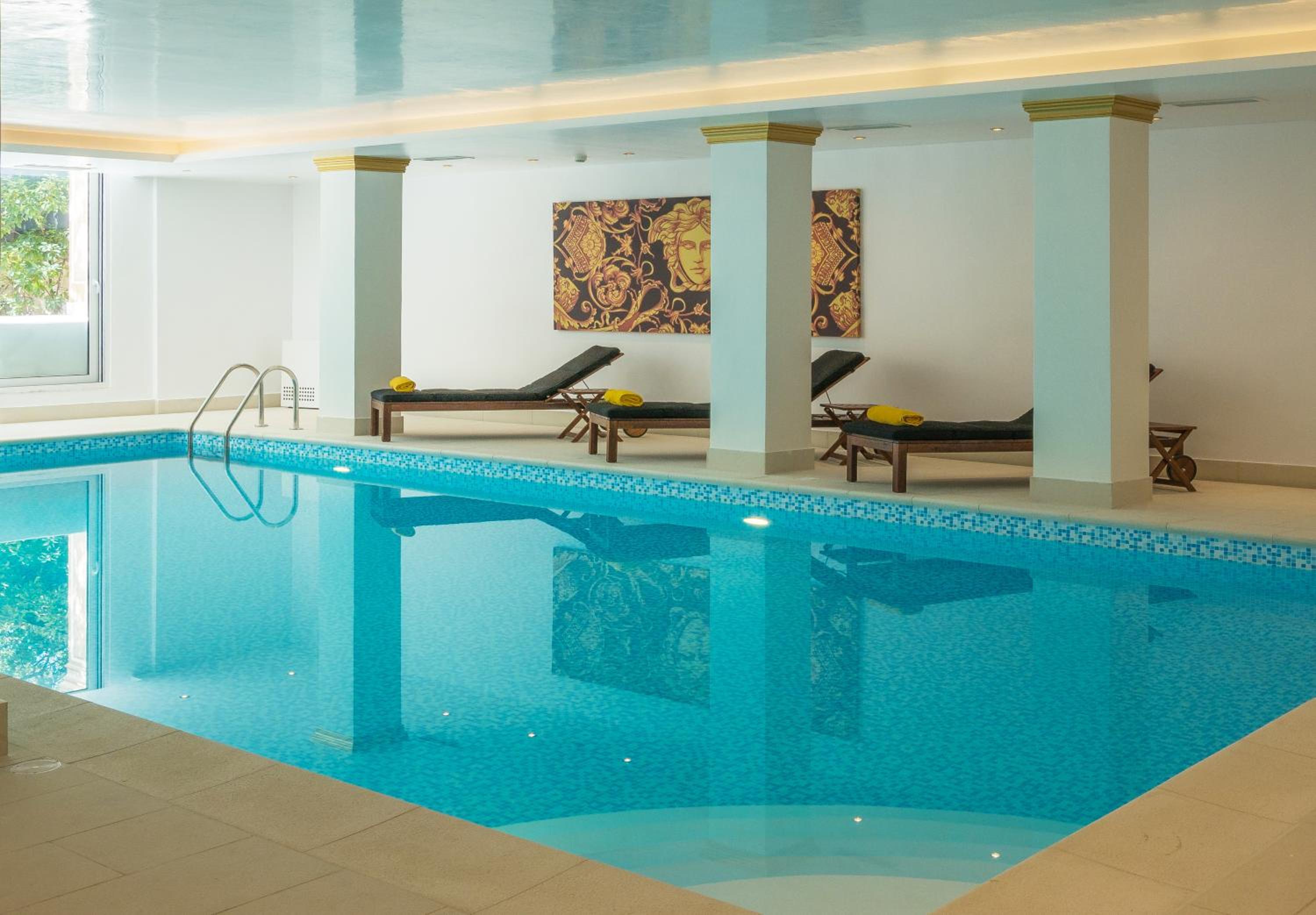 Guest Room with Access to Indoor Swimming Pool & Spa thumbnail 5