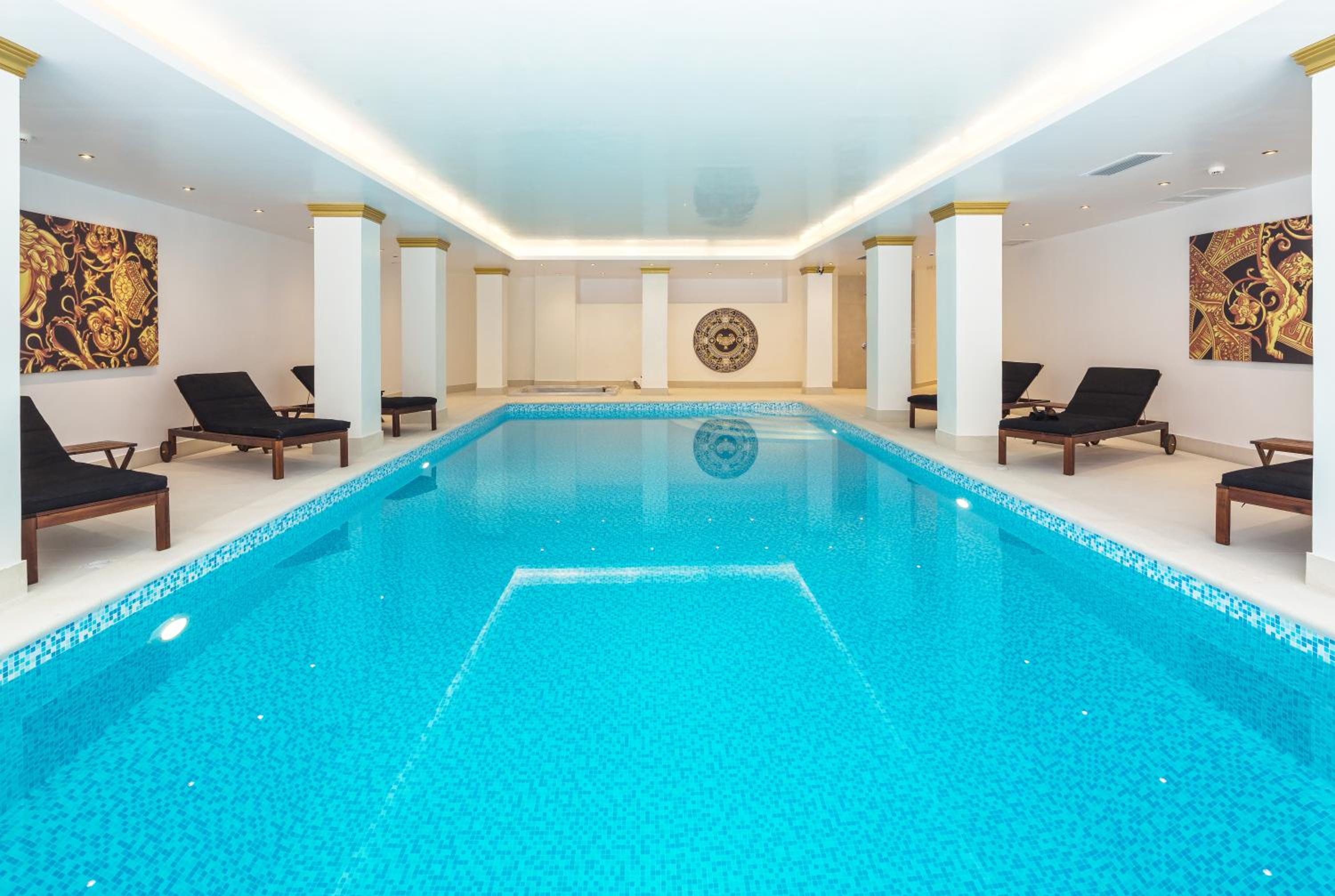 Guest Room with Access to Indoor Swimming Pool & Spa thumbnail 6