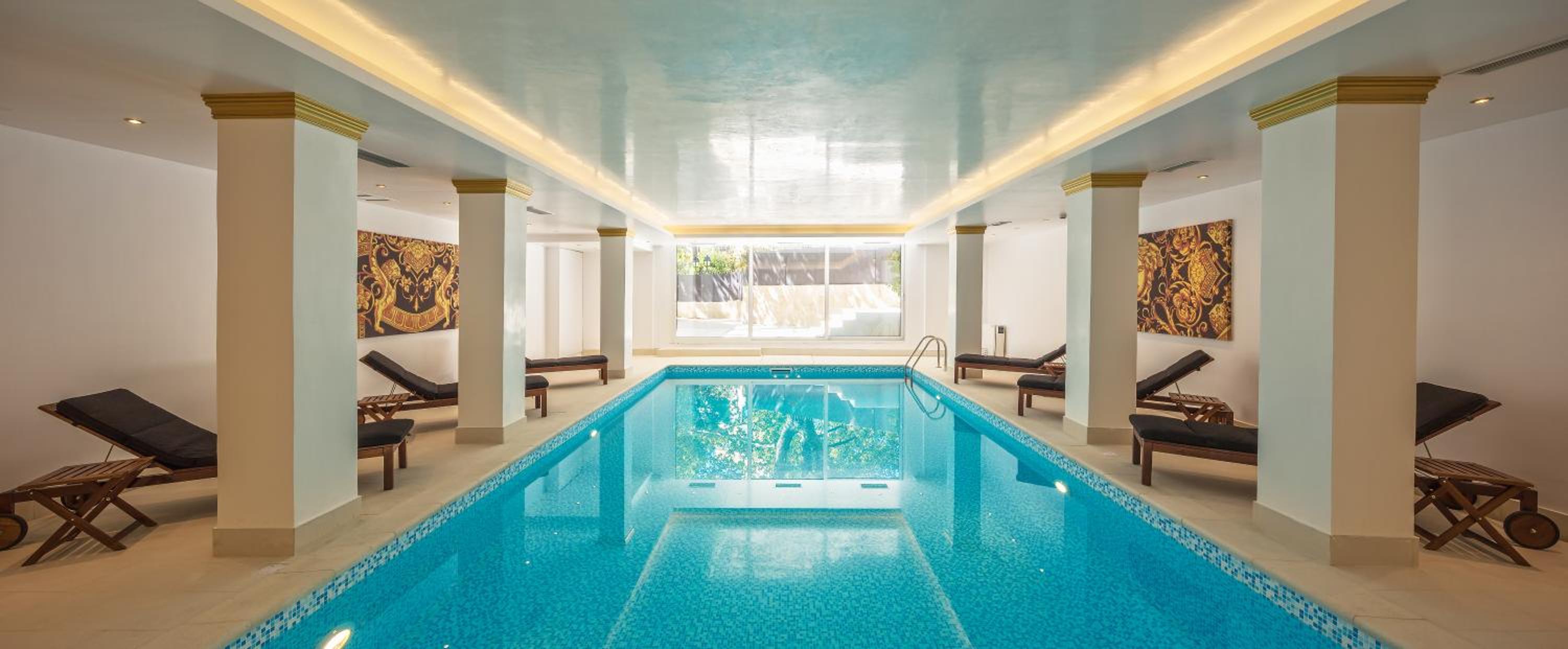 Guest Room with Access to Indoor Swimming Pool & Spa thumbnail 6