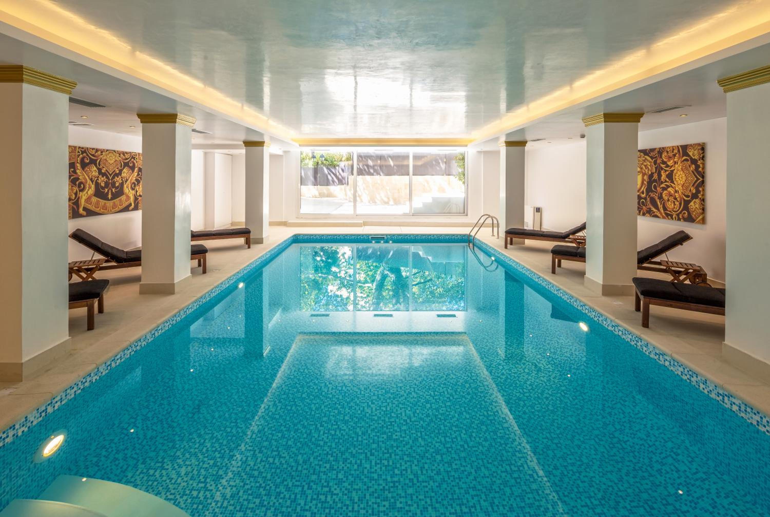Guest Room with Access to Indoor Swimming Pool & Spa