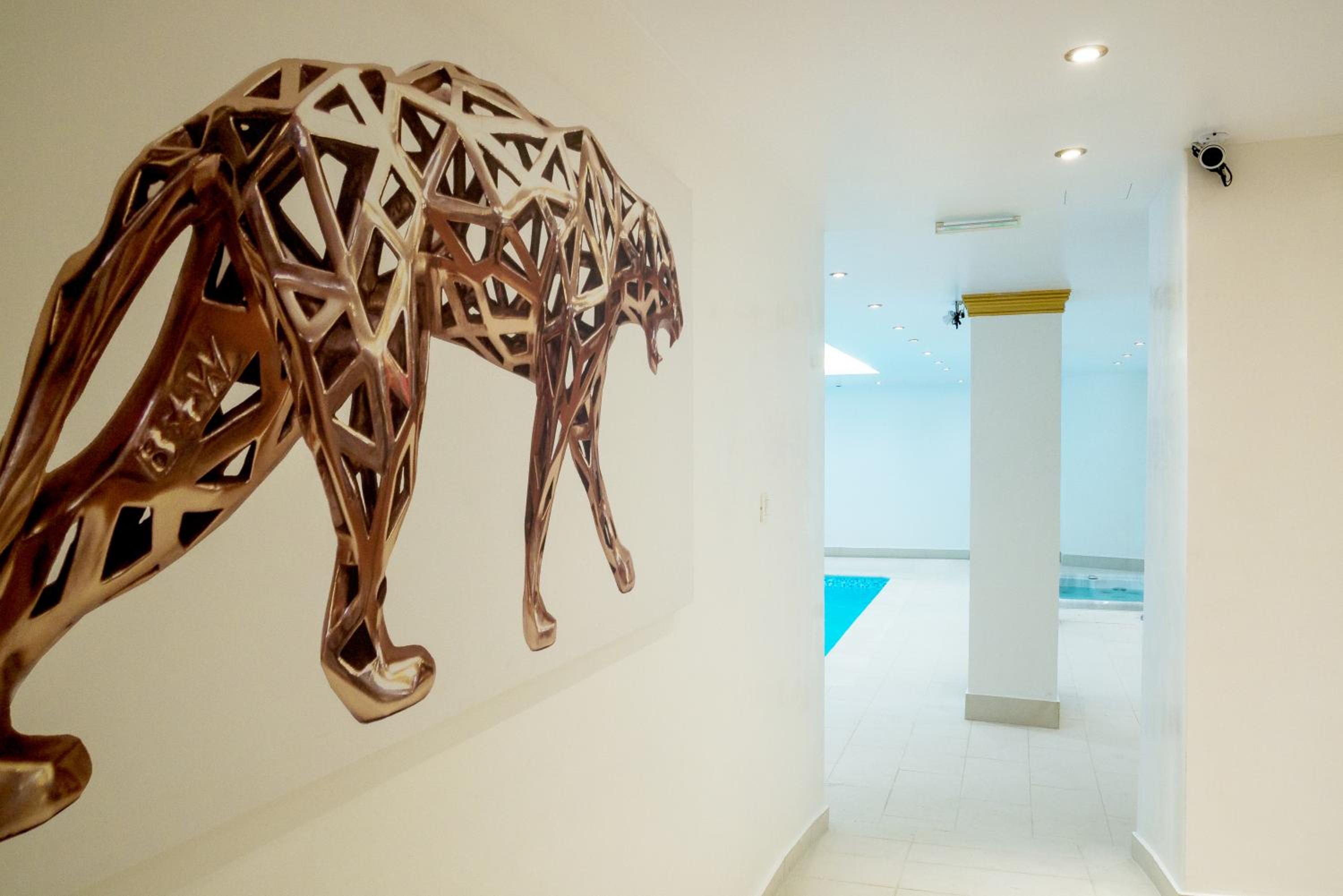 Guest Room with Access to Indoor Swimming Pool & Spa
