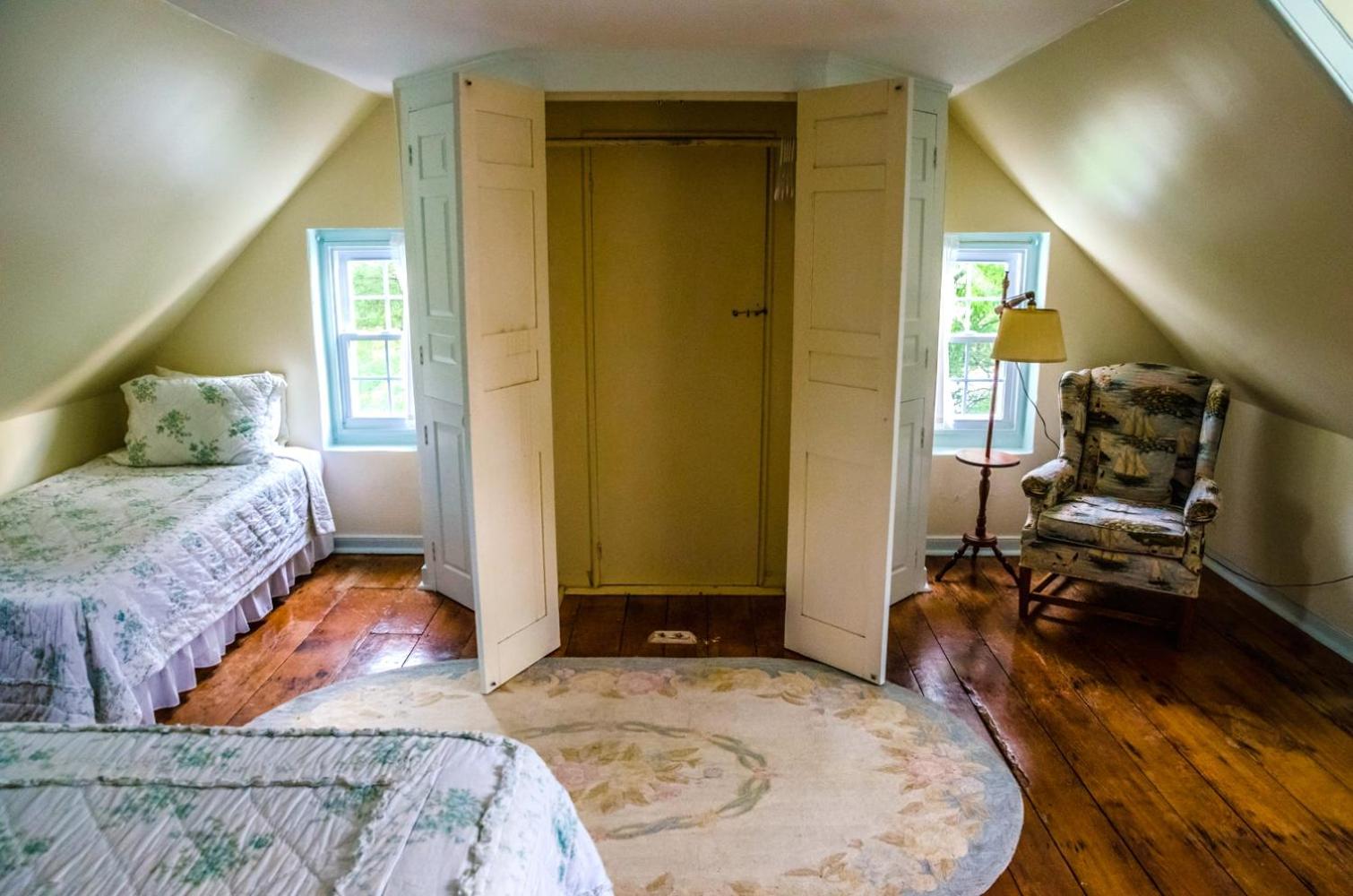 Triple Room with Private External Bathroom (Third Floor - No Elevator)