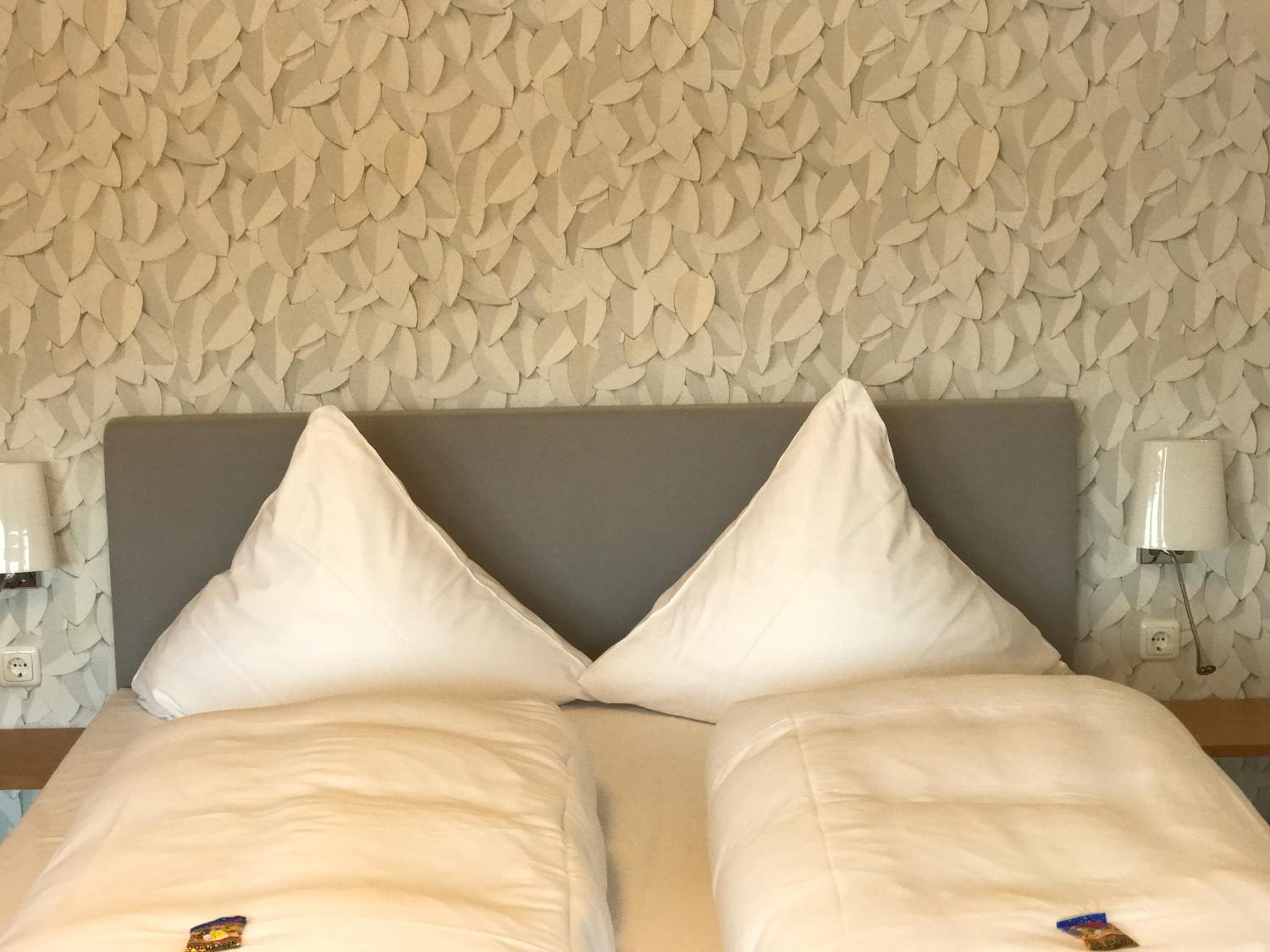 Double Room with Garden View - Photo 3