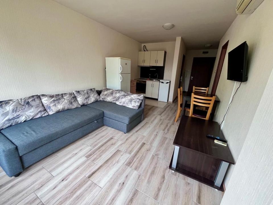 One-Bedroom Apartment with Balcony