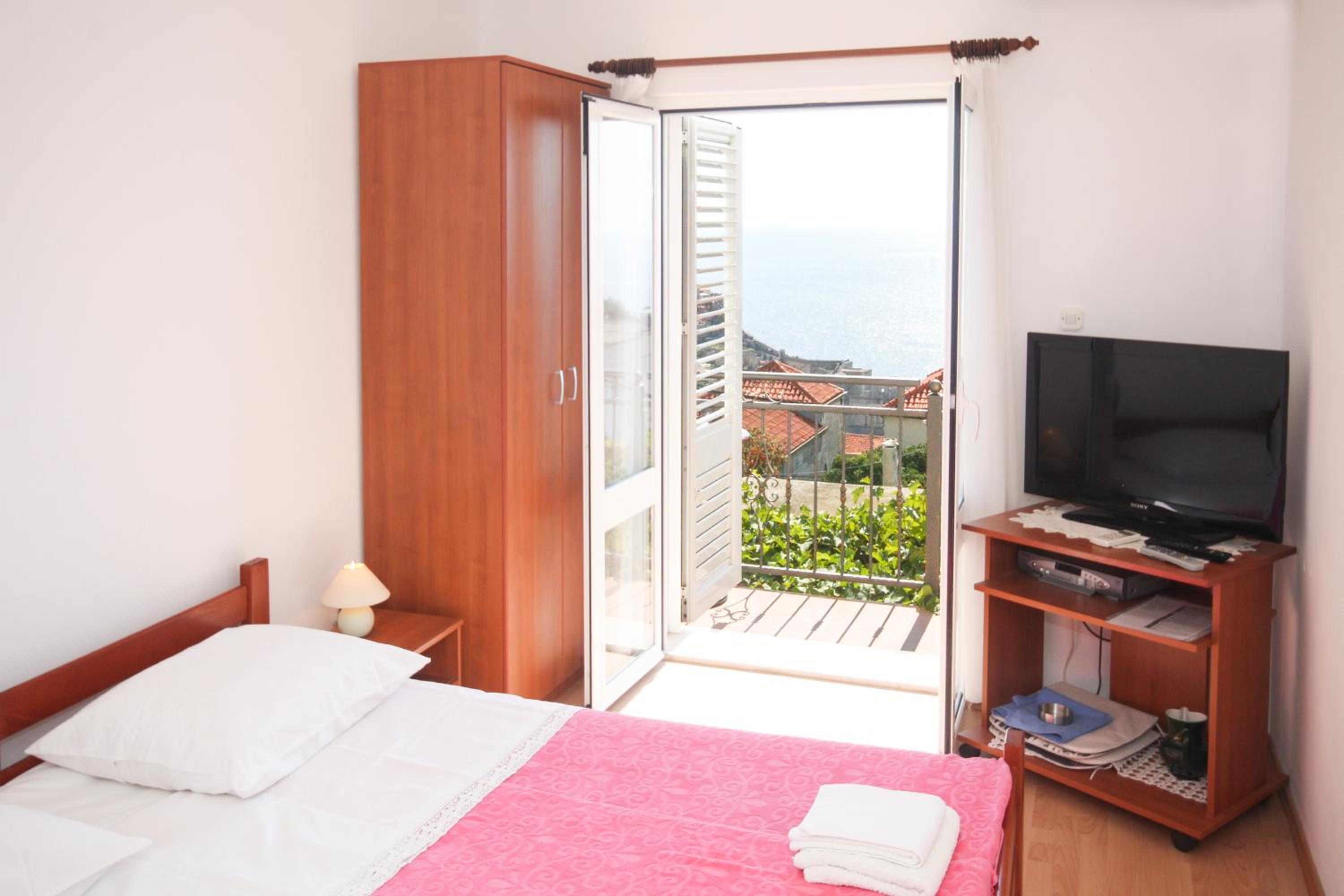 One-Bedroom Apartment with Sea View