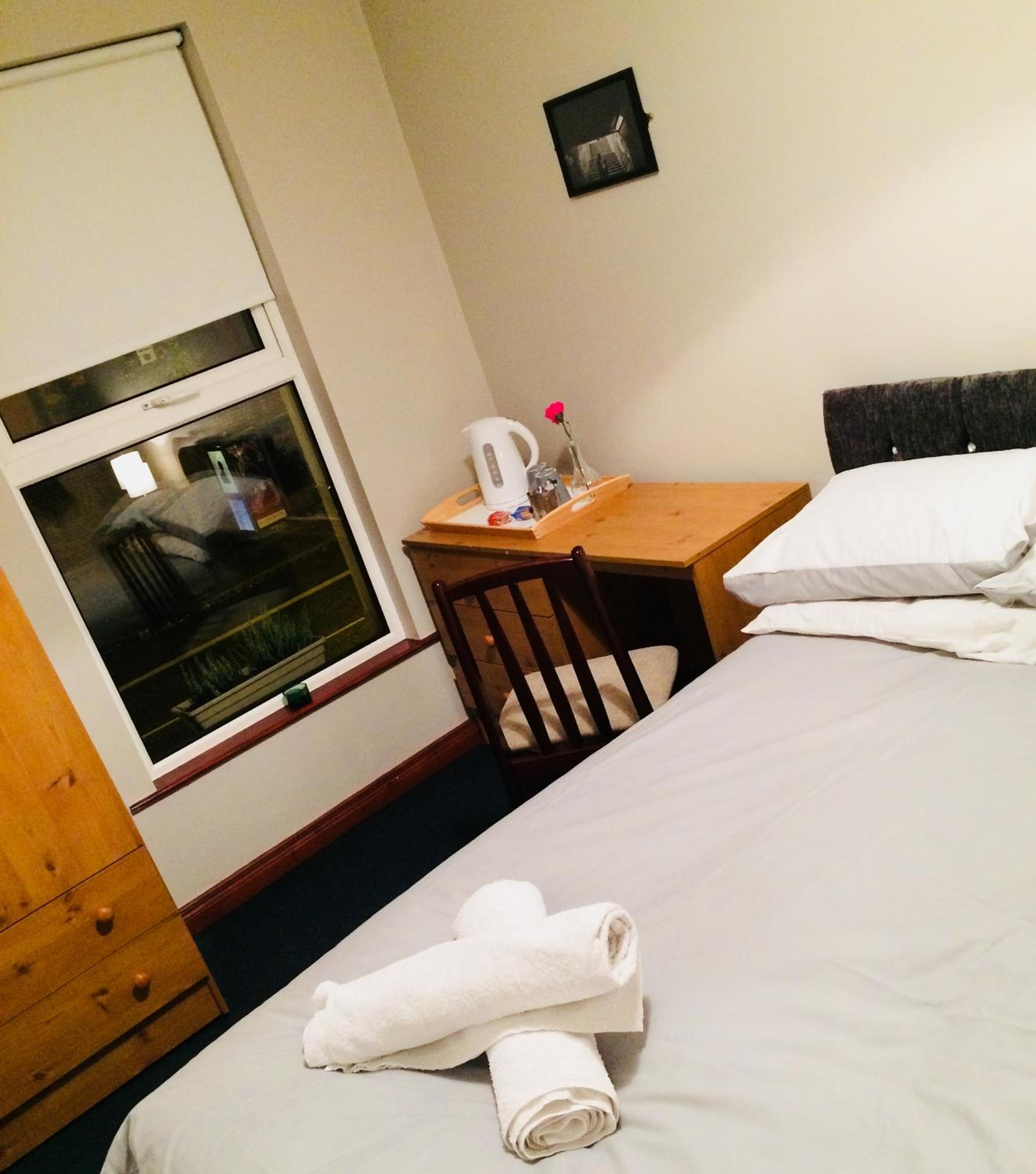 Double Room - Photo 8