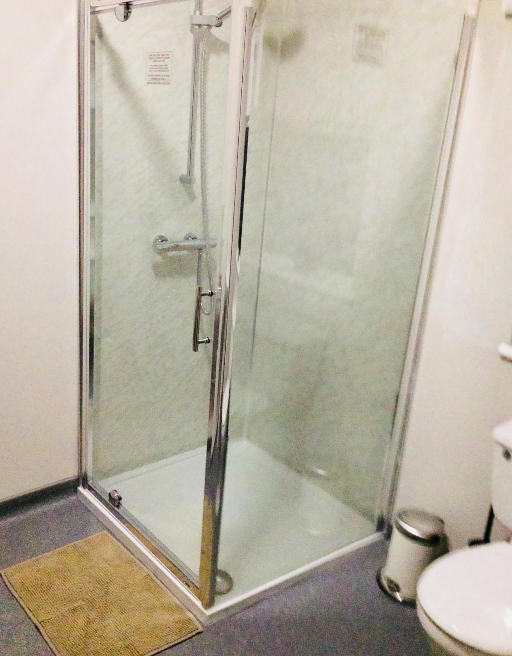 Double Room - Photo 17