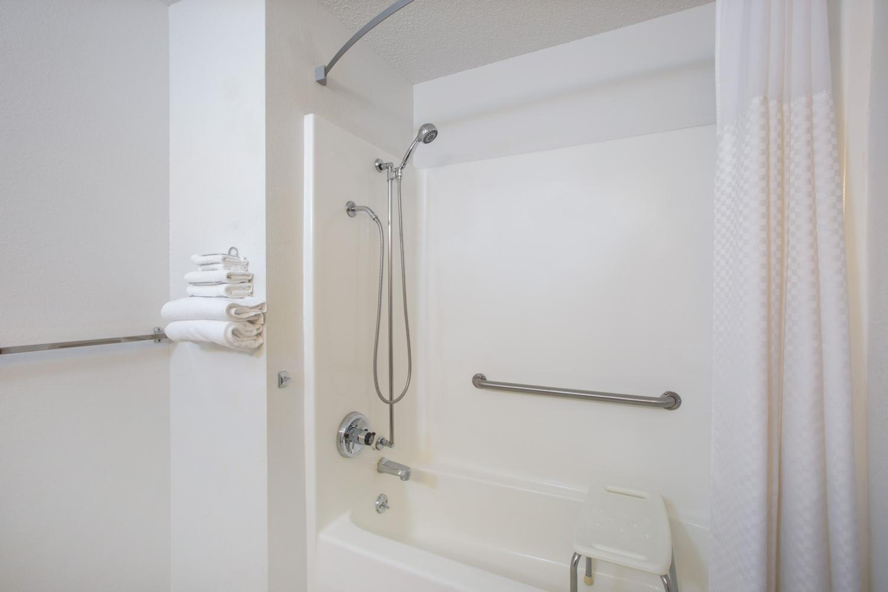 Queen Room - Disability Access/Non-Smoking - Photo 3