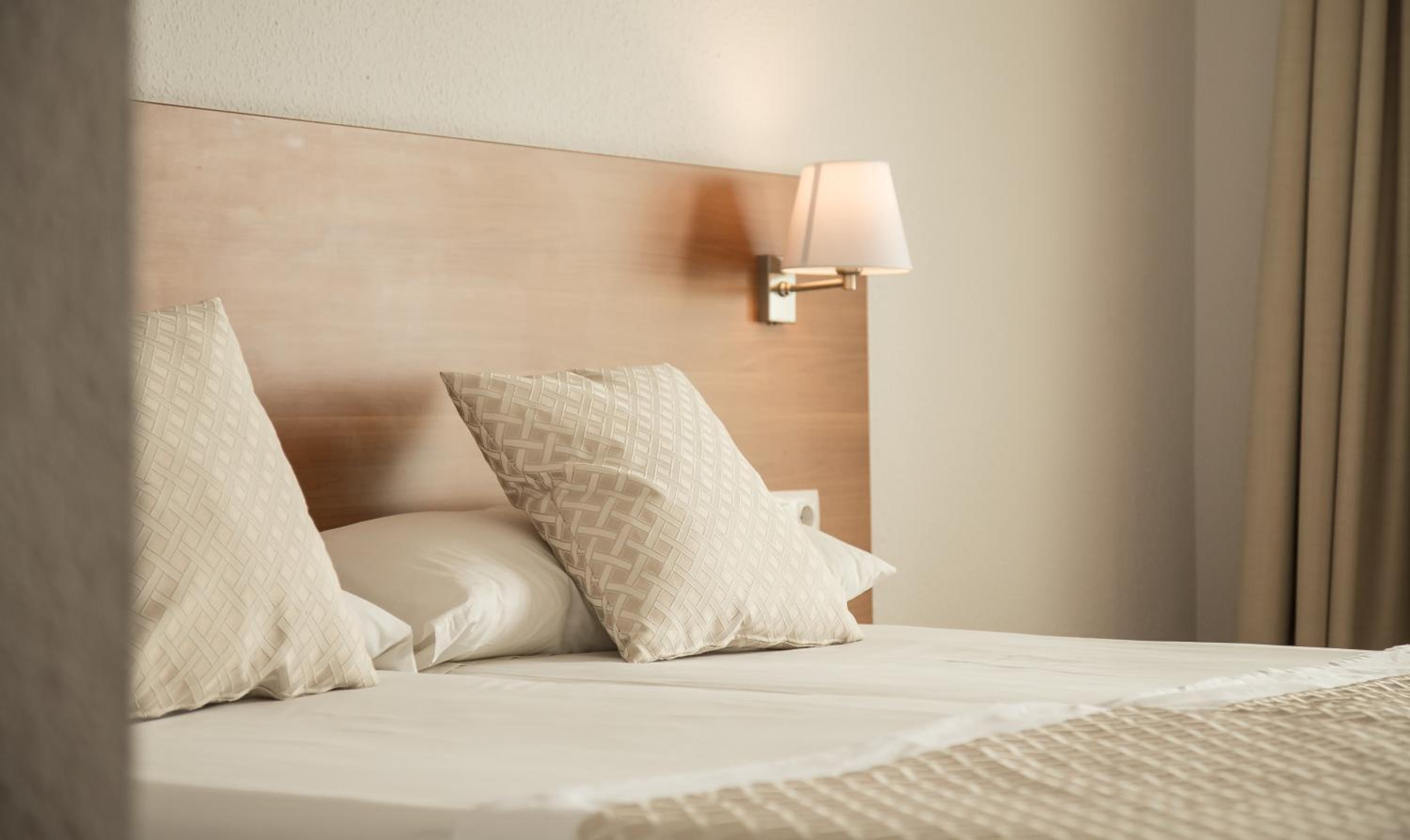 Twin Room - Photo 1