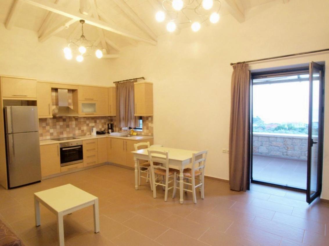 One-Bedroom Apartment with Sea View - Photo 4