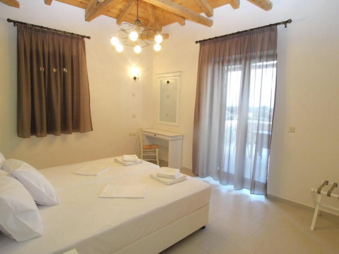 One-Bedroom Apartment with Fireplace and Sea View