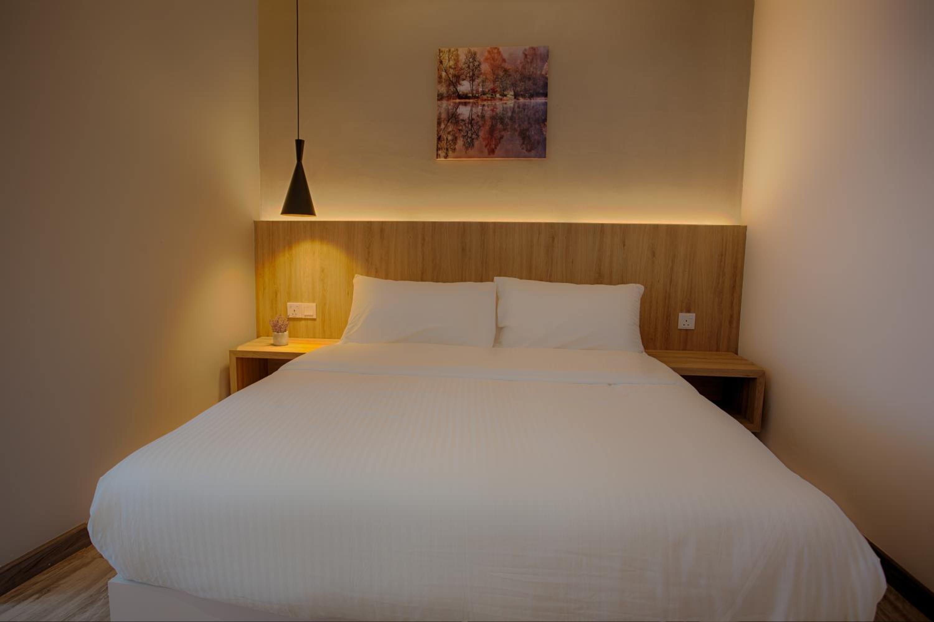 Deluxe Queen Room photo 1