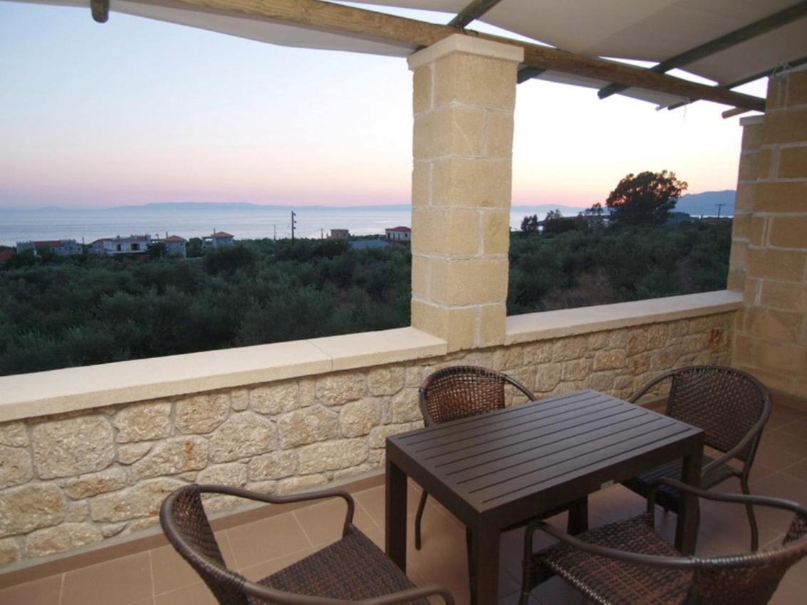 One-Bedroom Apartment with Sea View - Photo 2