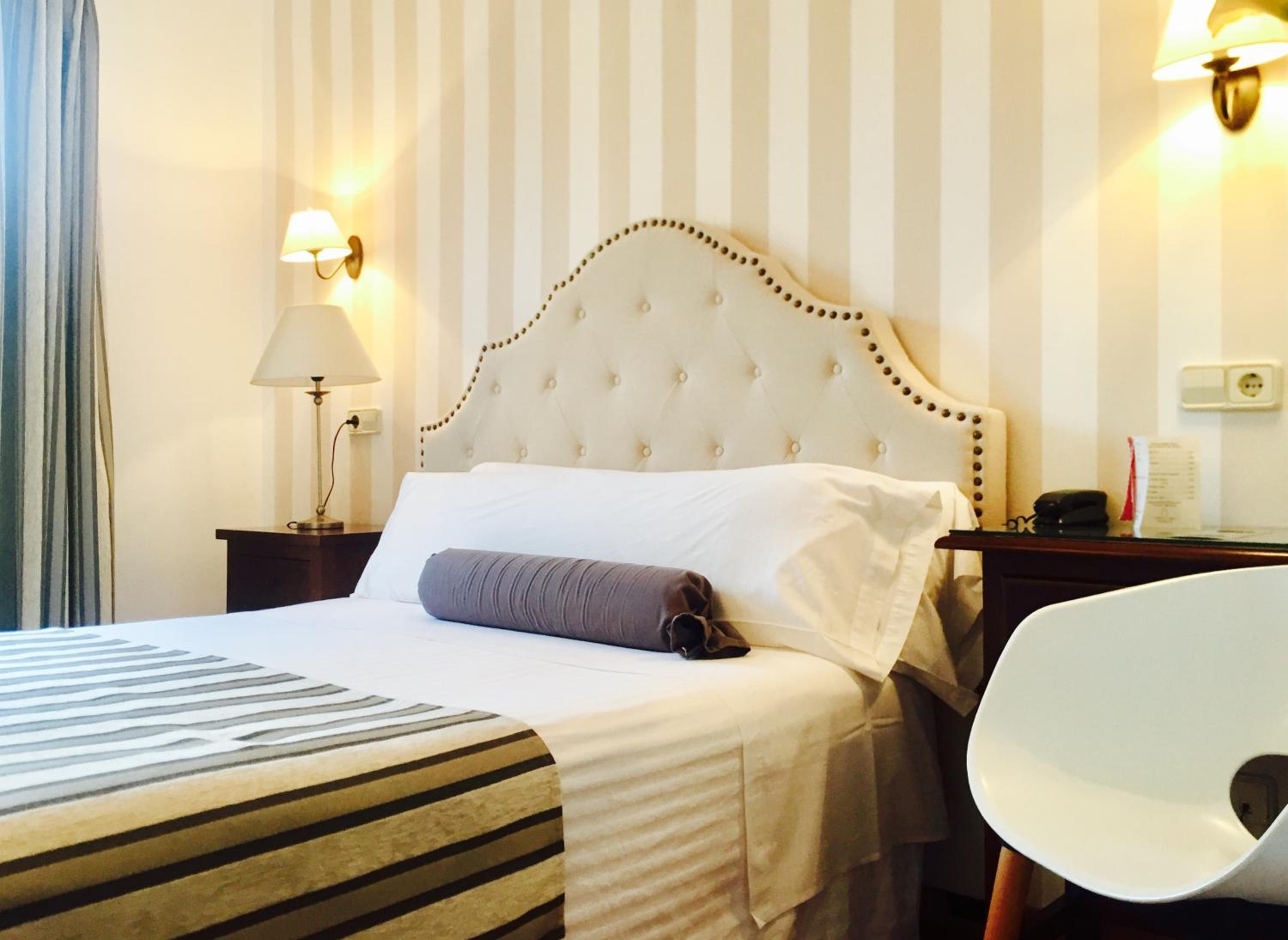 Double Room - Photo 6