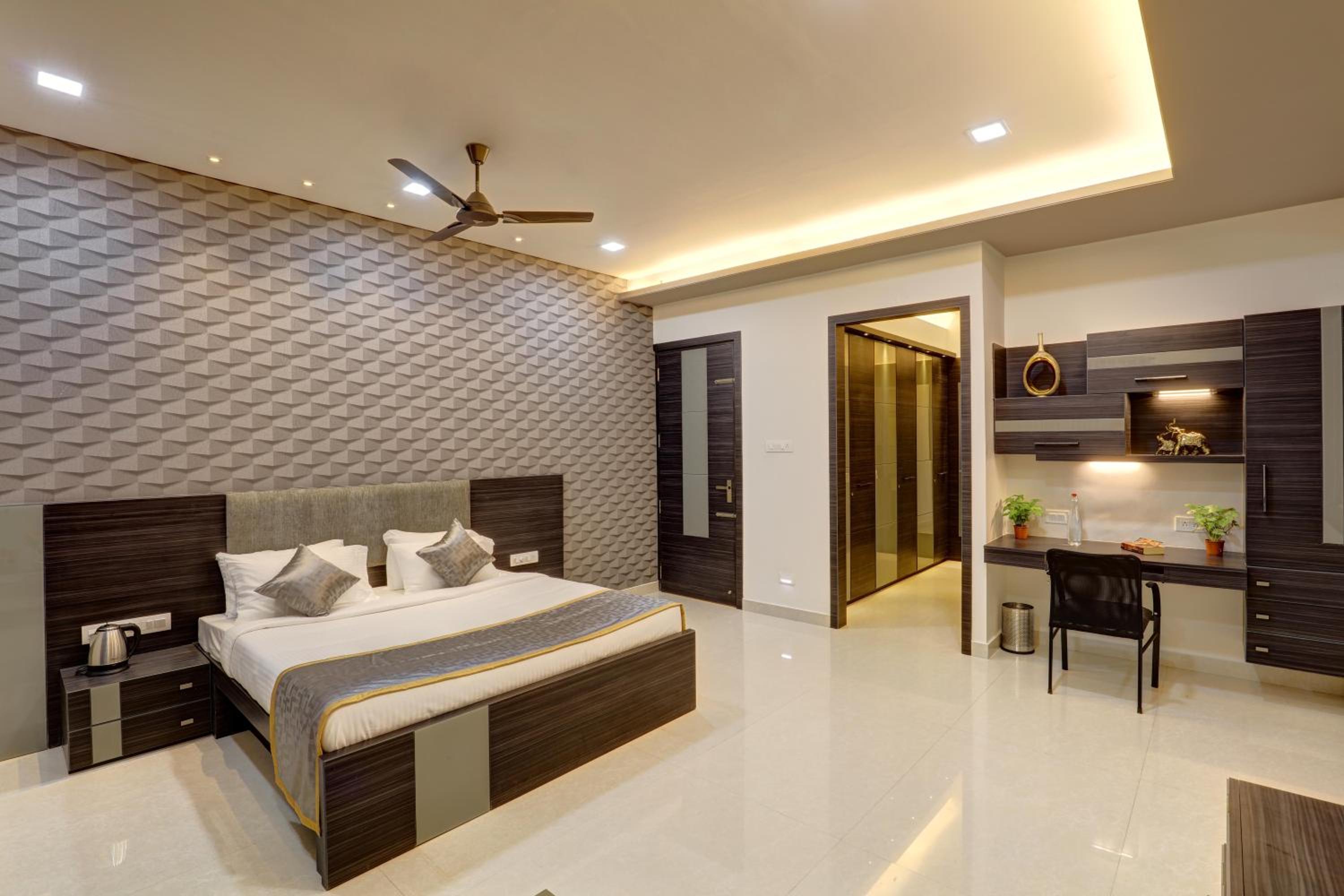 Deluxe Double Room - Photo 12