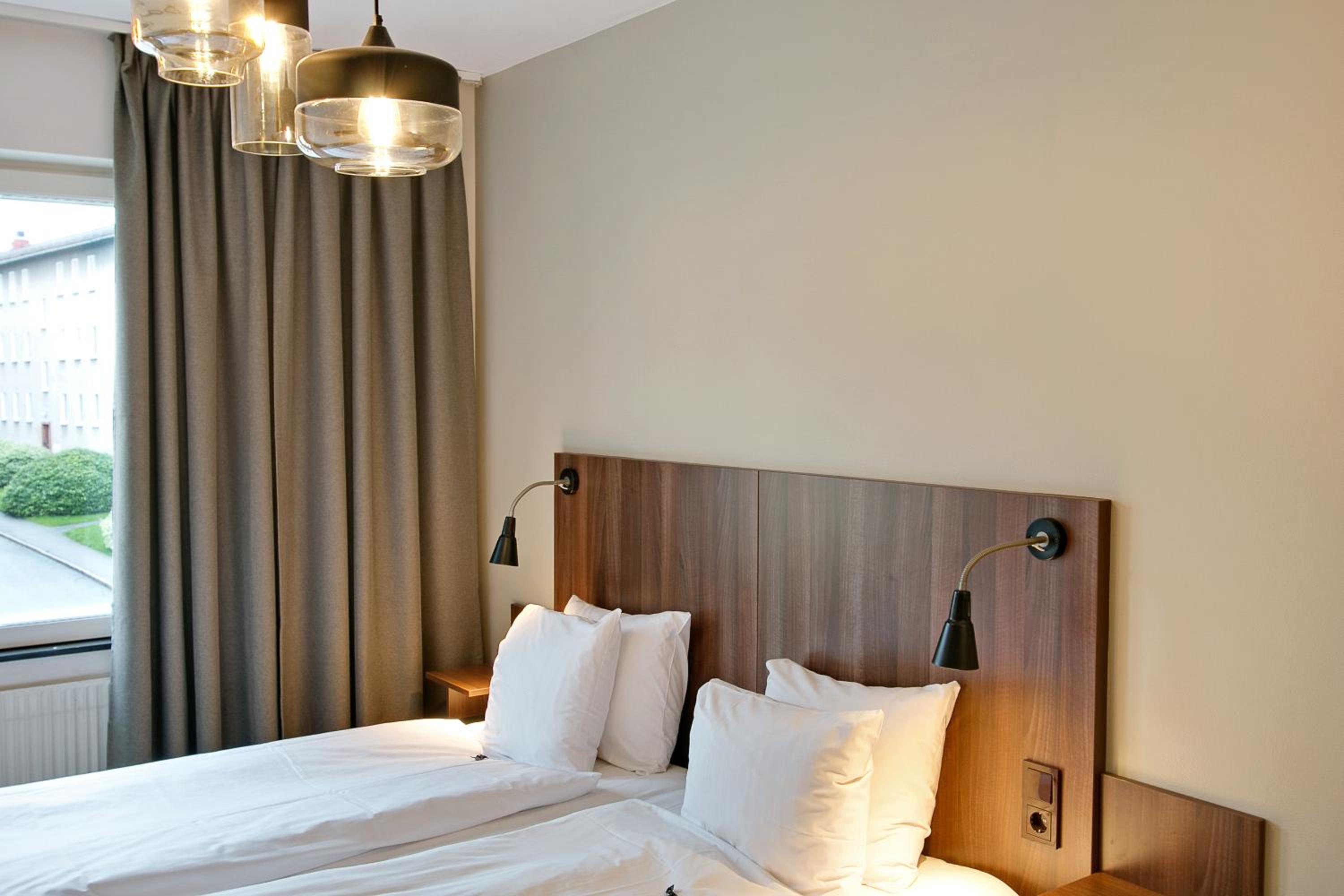 Standard Twin Room - Photo 11