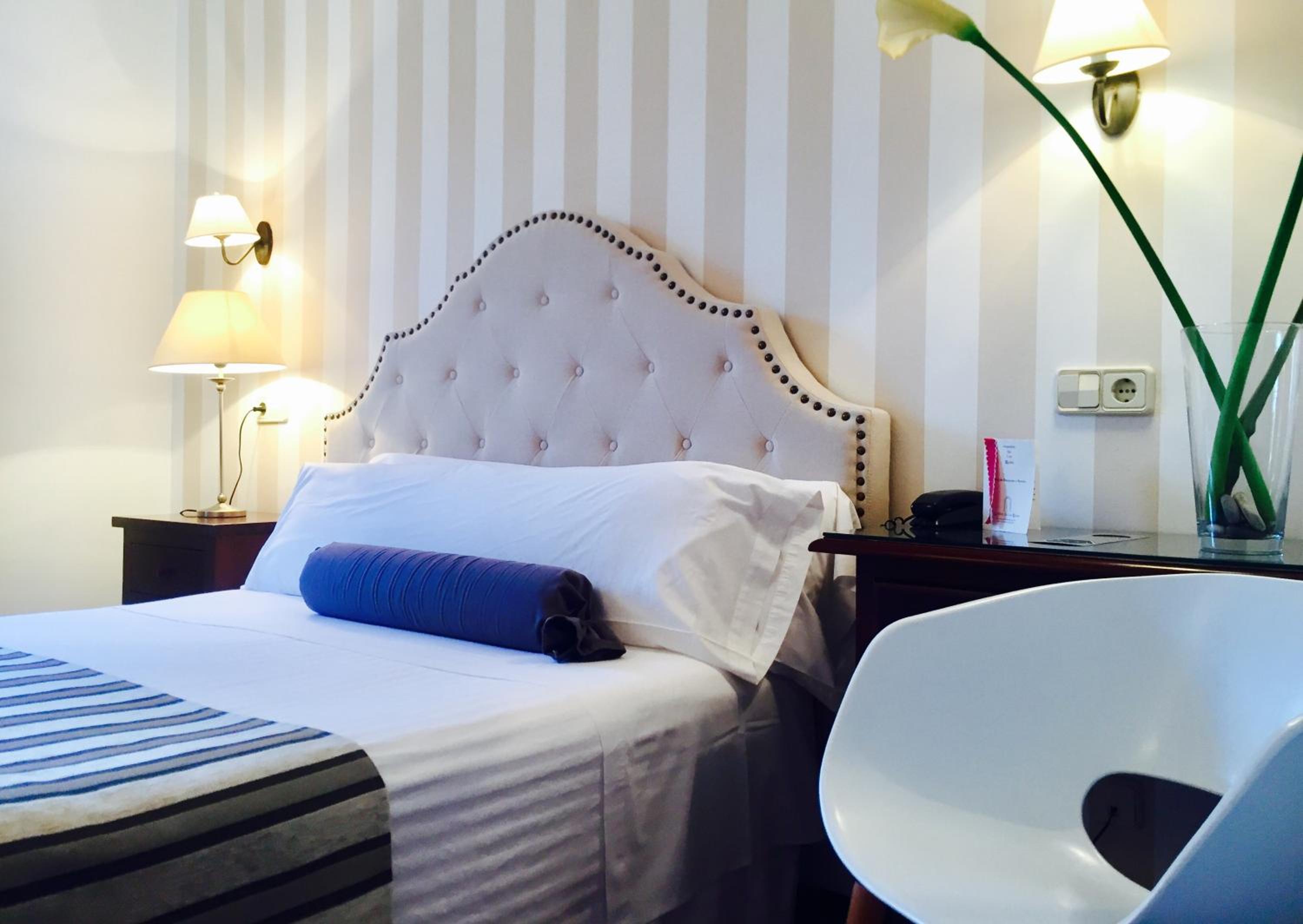 Double Room - Photo 5