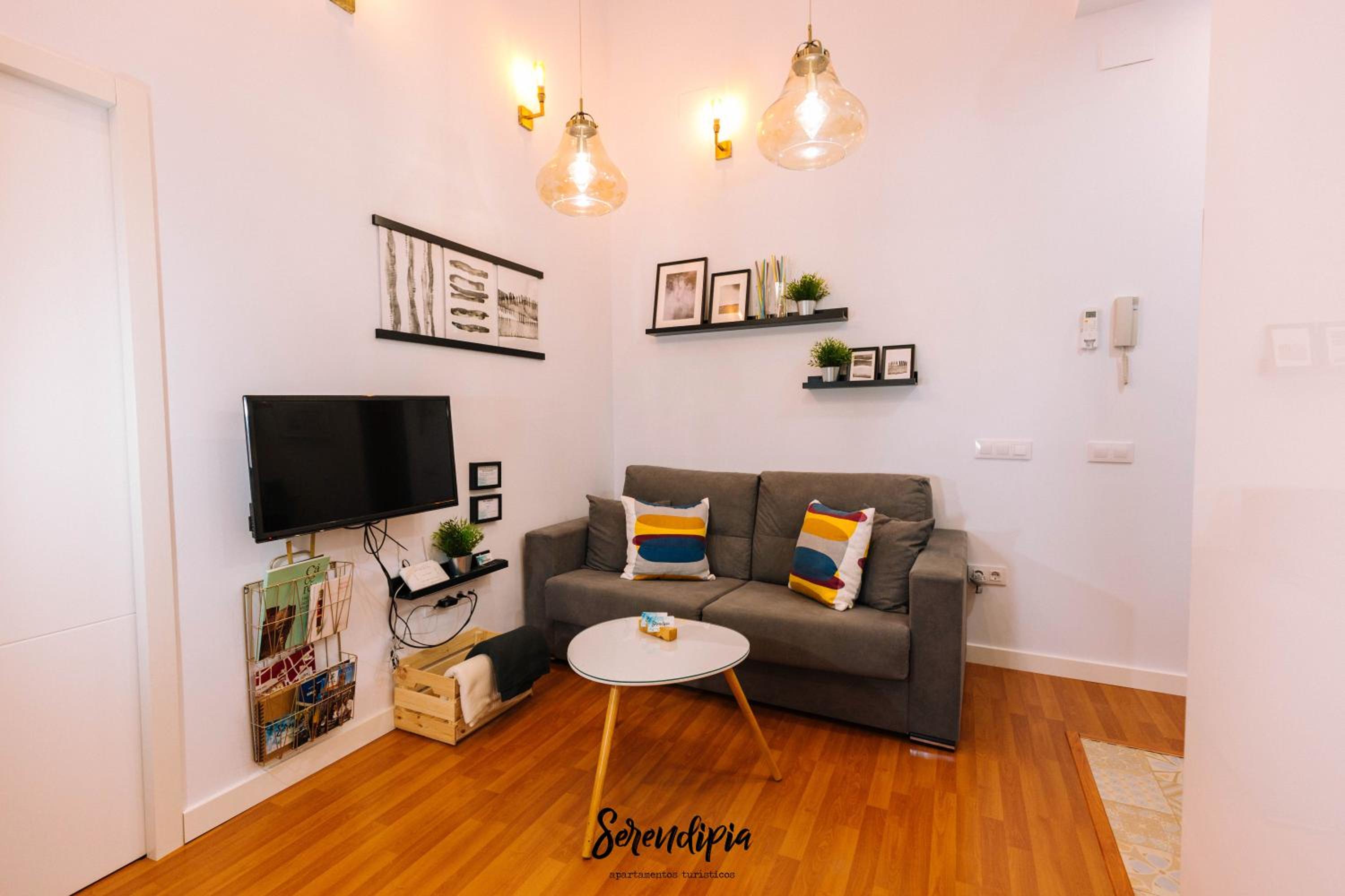 One-Bedroom Apartment - Photo 9