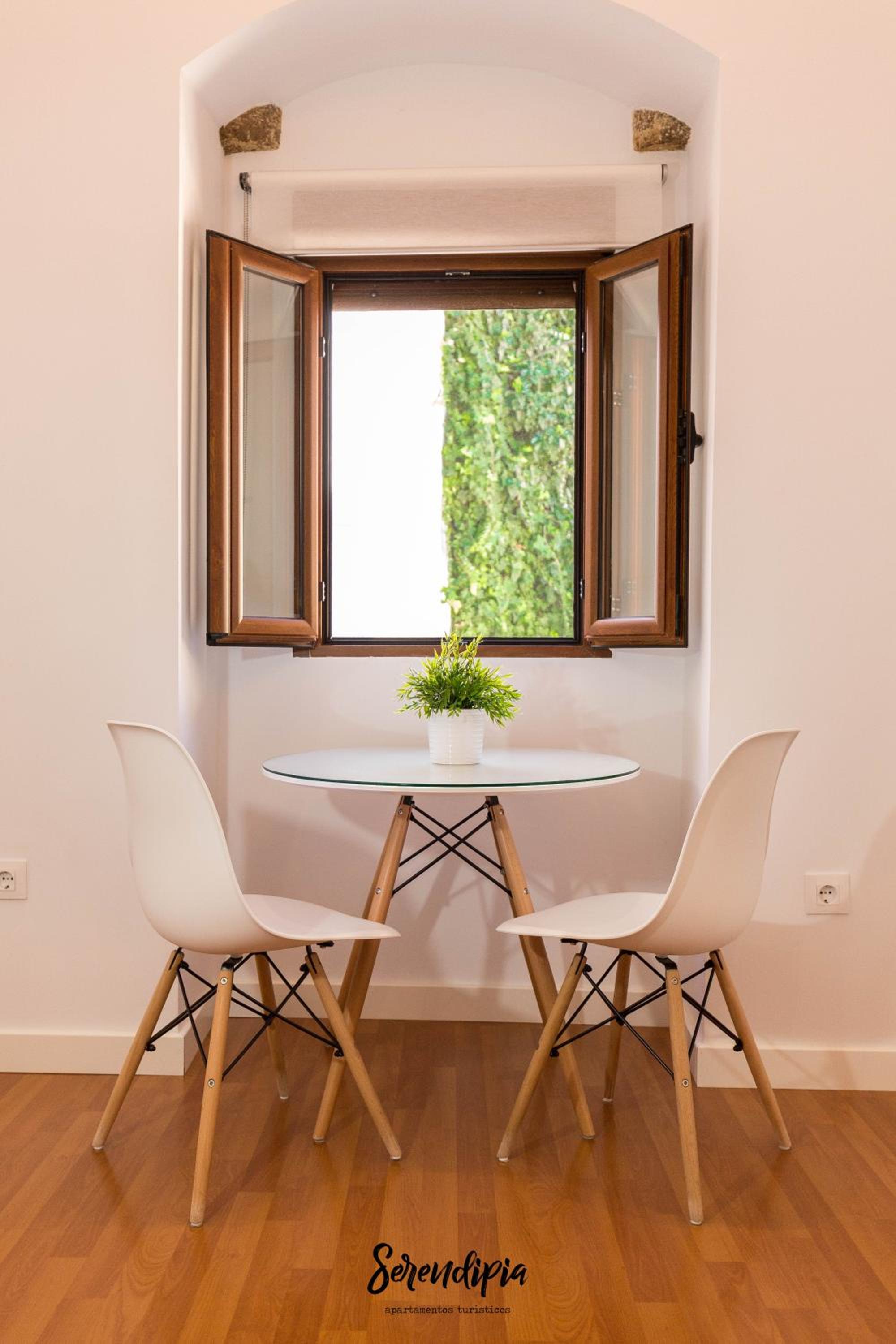 One-Bedroom Apartment - Photo 11