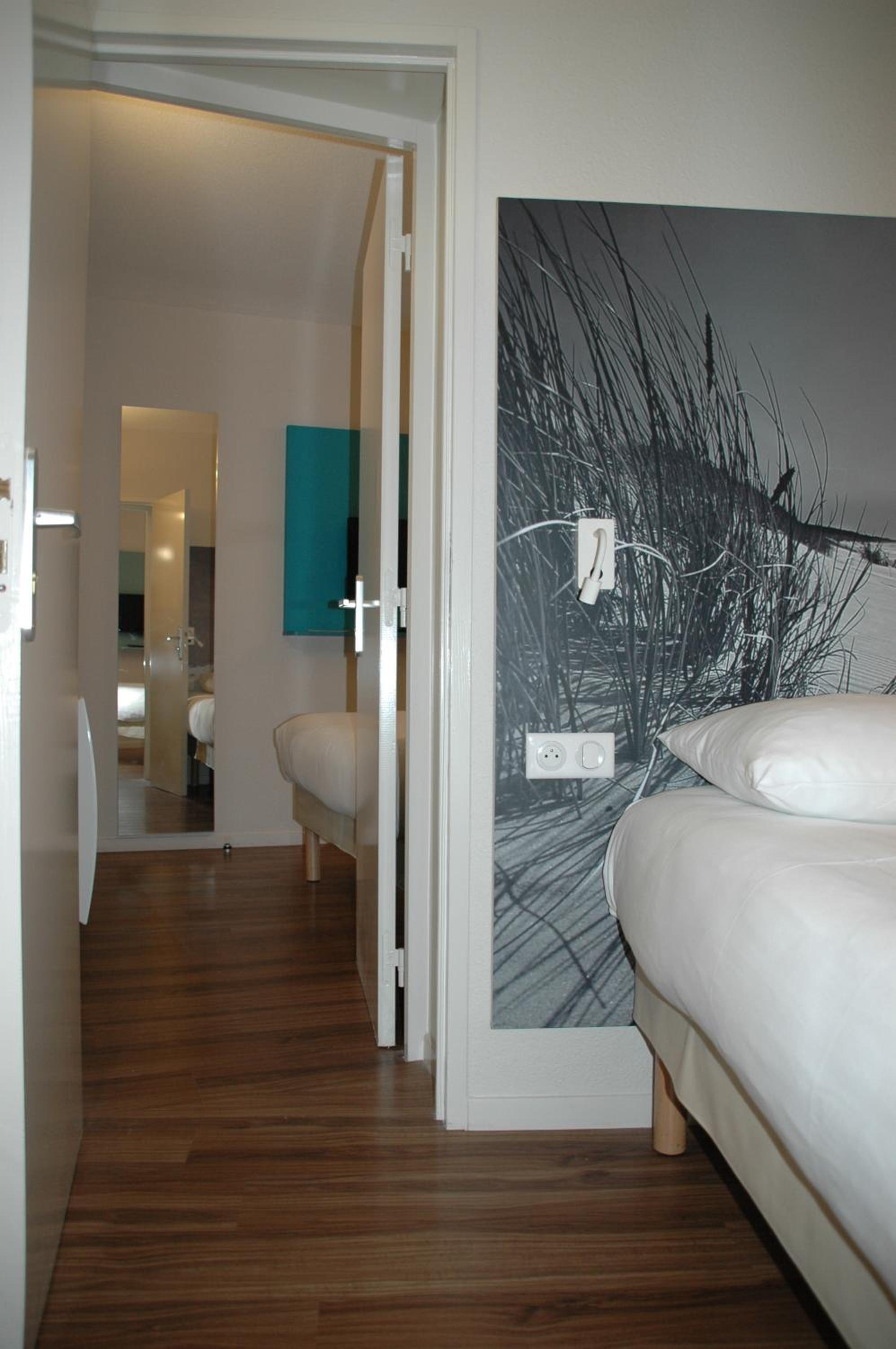 Communicating Double Room
