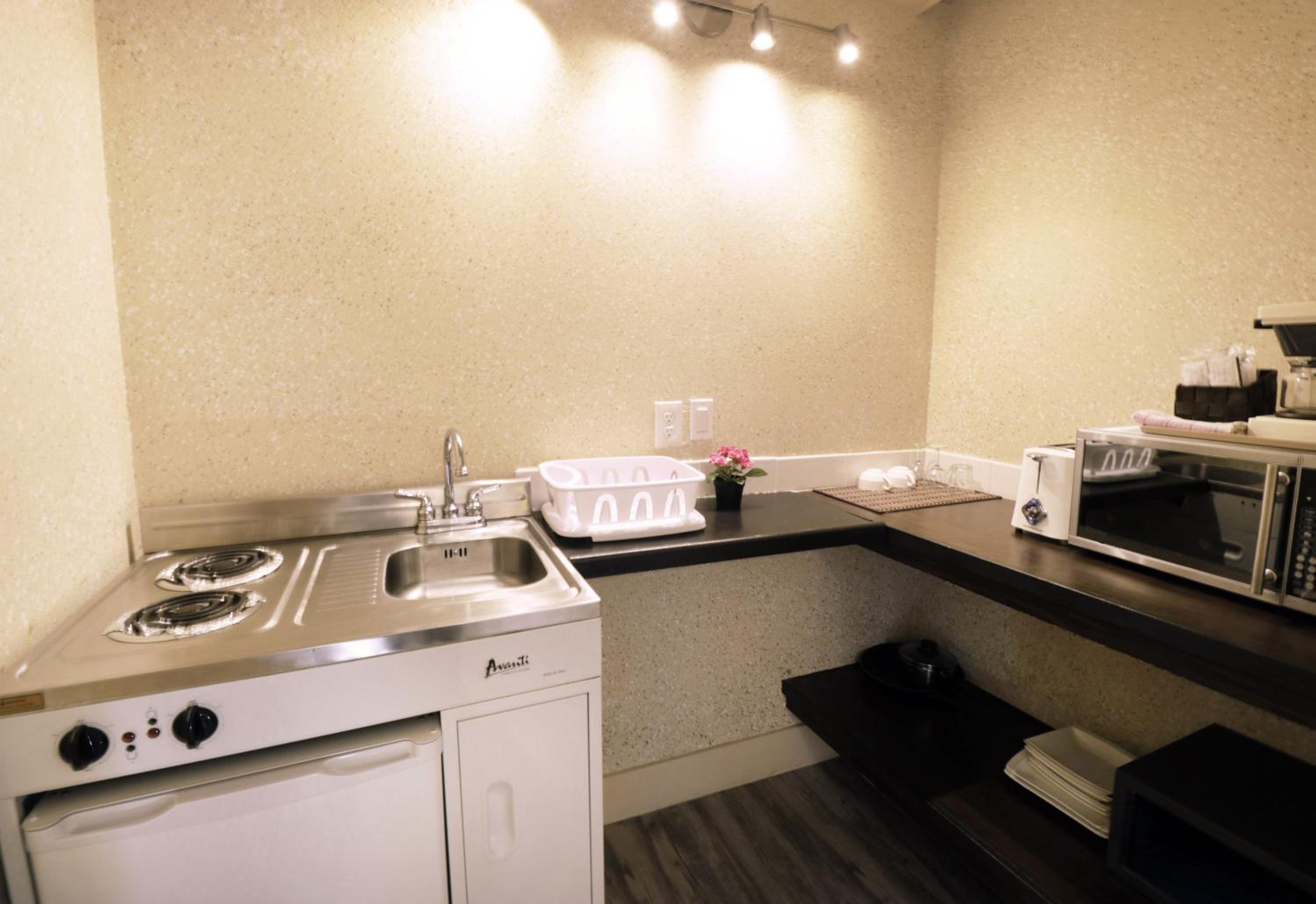 Queen Room - Photo 12