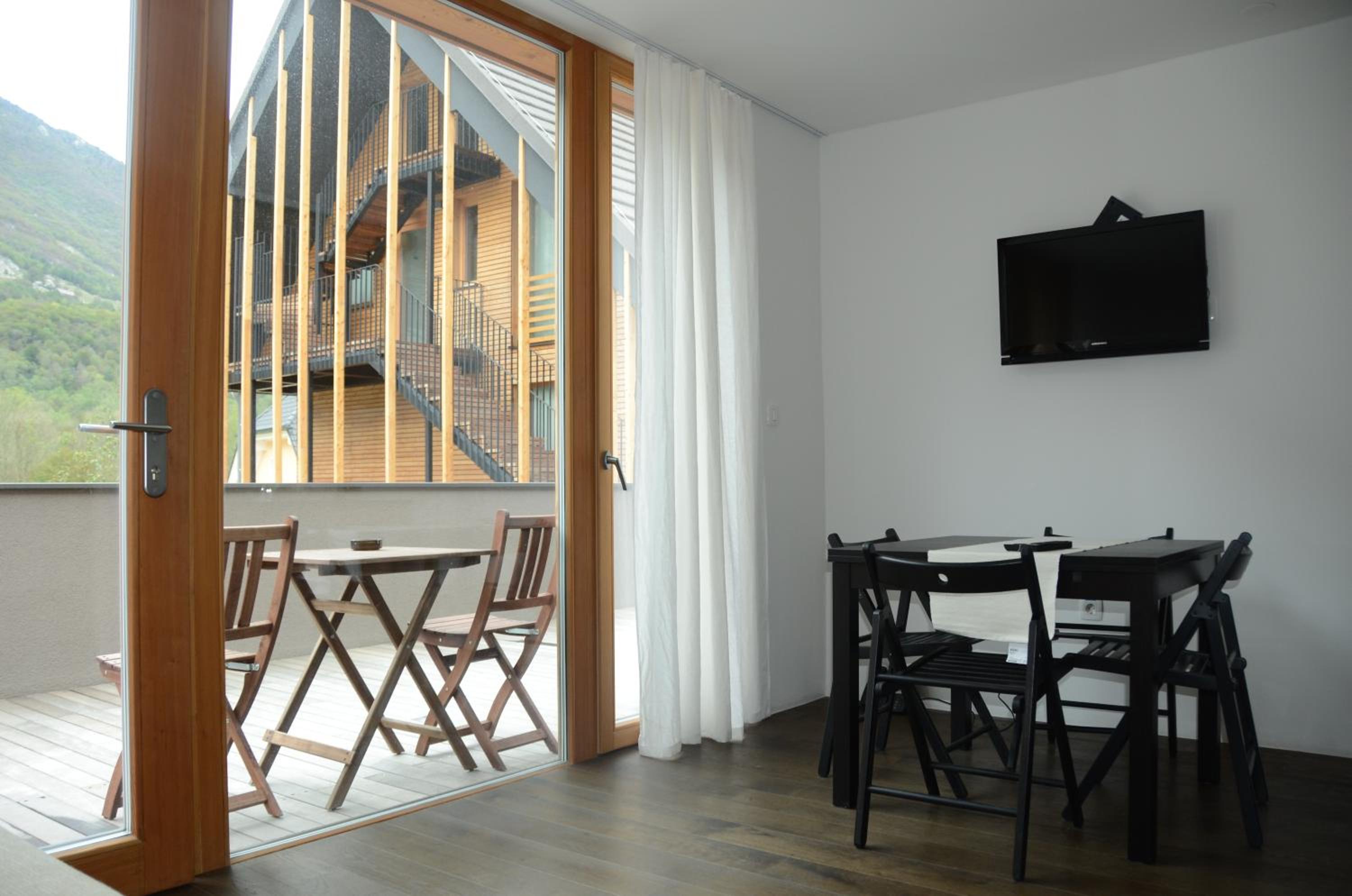 One-Bedroom Apartment (3 Adults) photo 2
