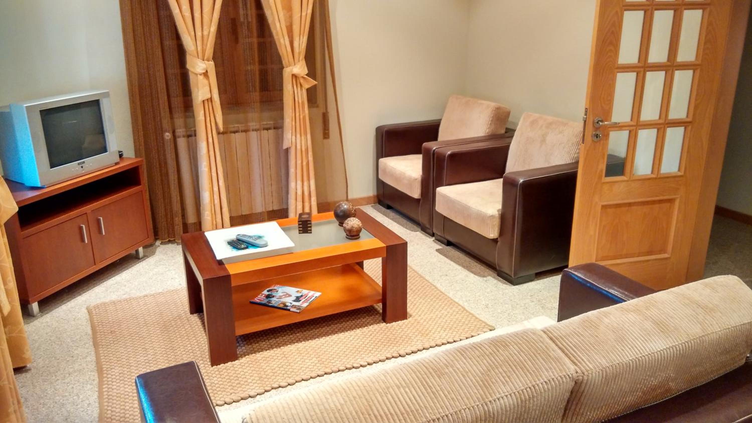 Three-Bedroom House - Photo 9