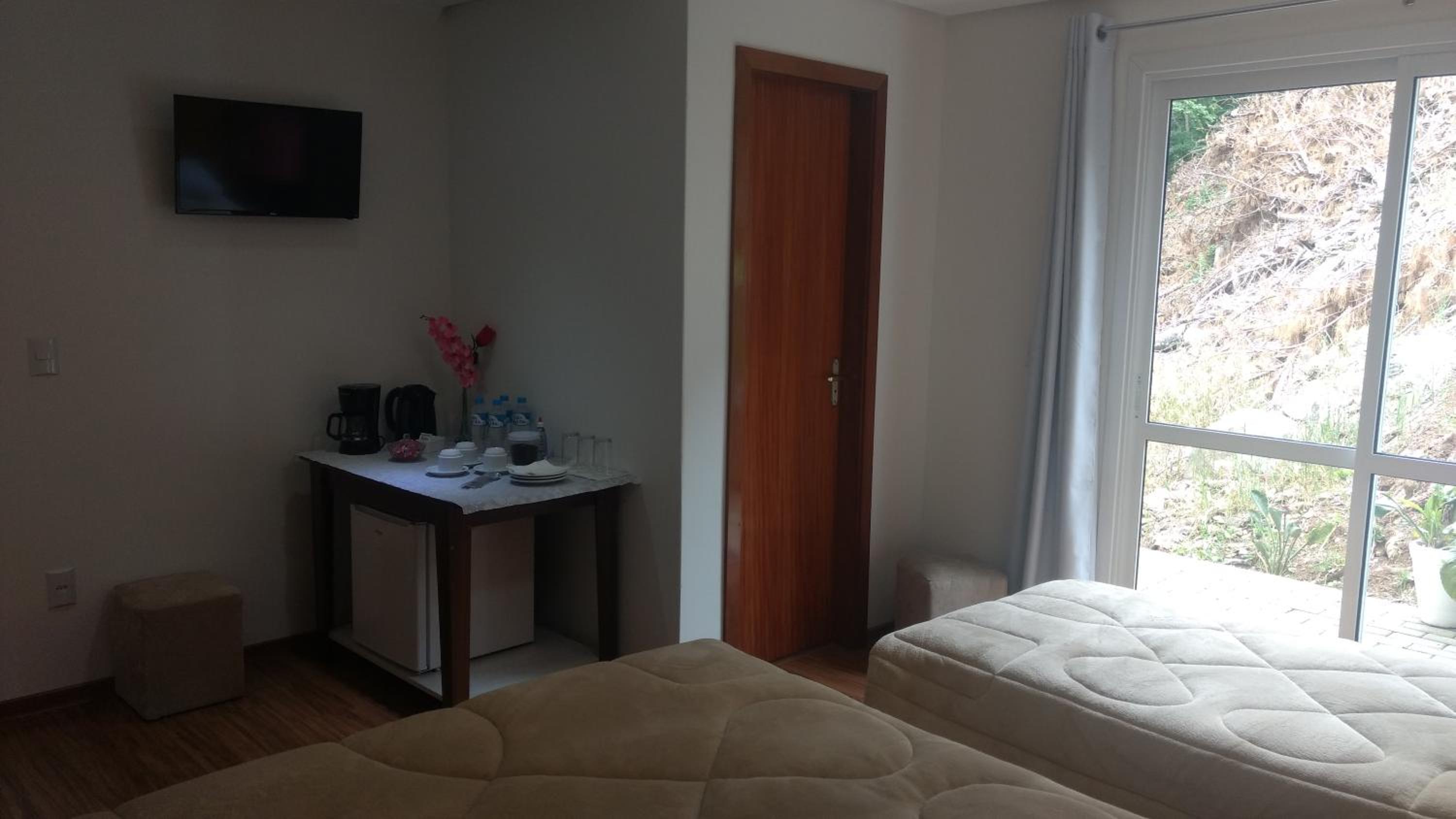 Classic Triple Room - Photo 15