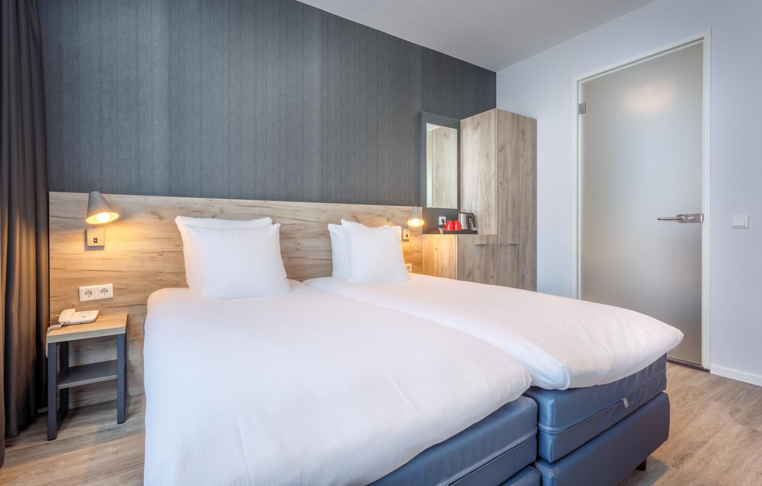 Deluxe Twin Room photo 3
