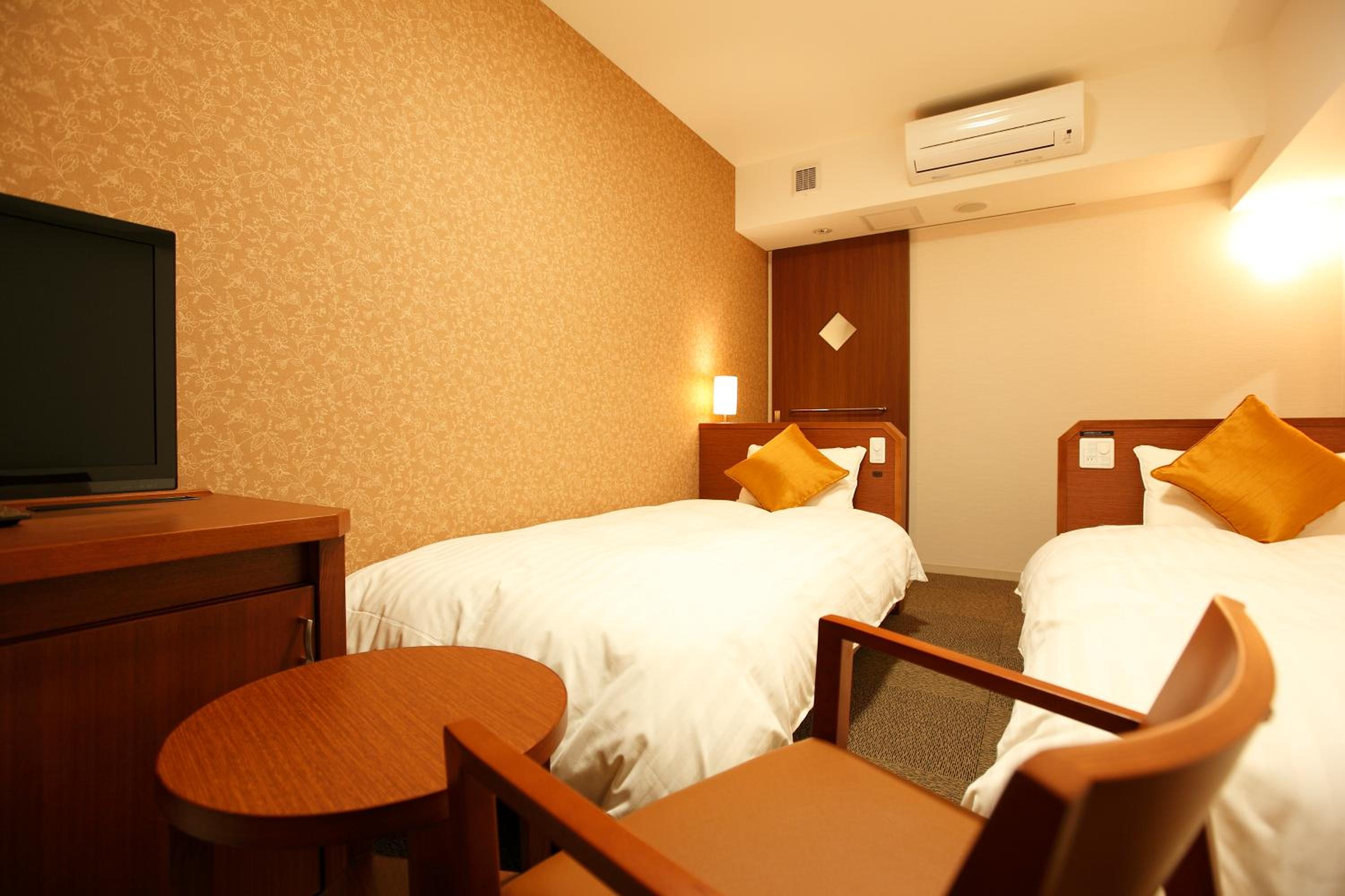 Twin Room - Non-Smoking - Photo 1