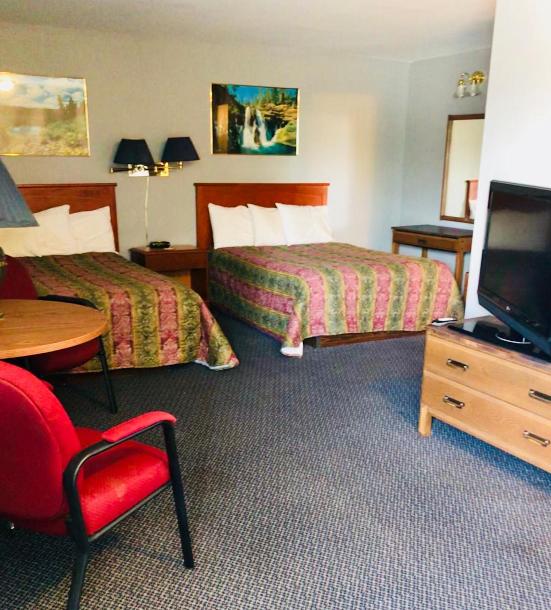 Double Room with Two Double Beds - Photo 6