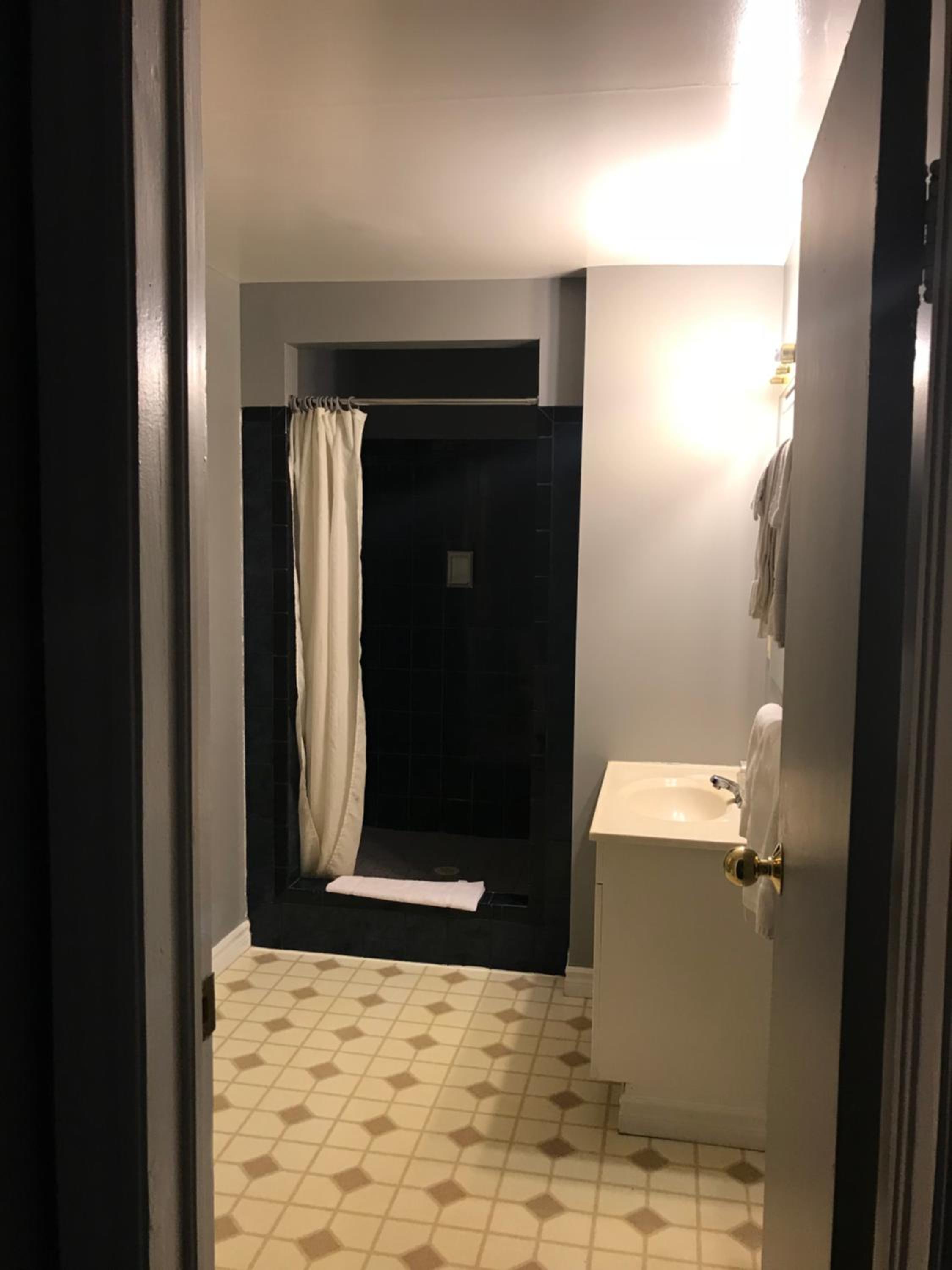 Double Room with Two Double Beds - Photo 18