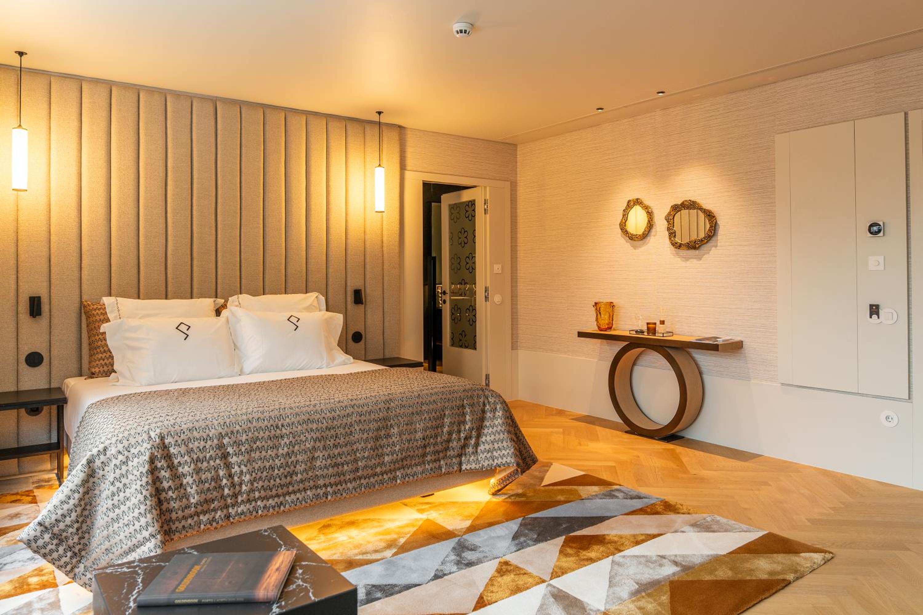 Superior King Room photo 2