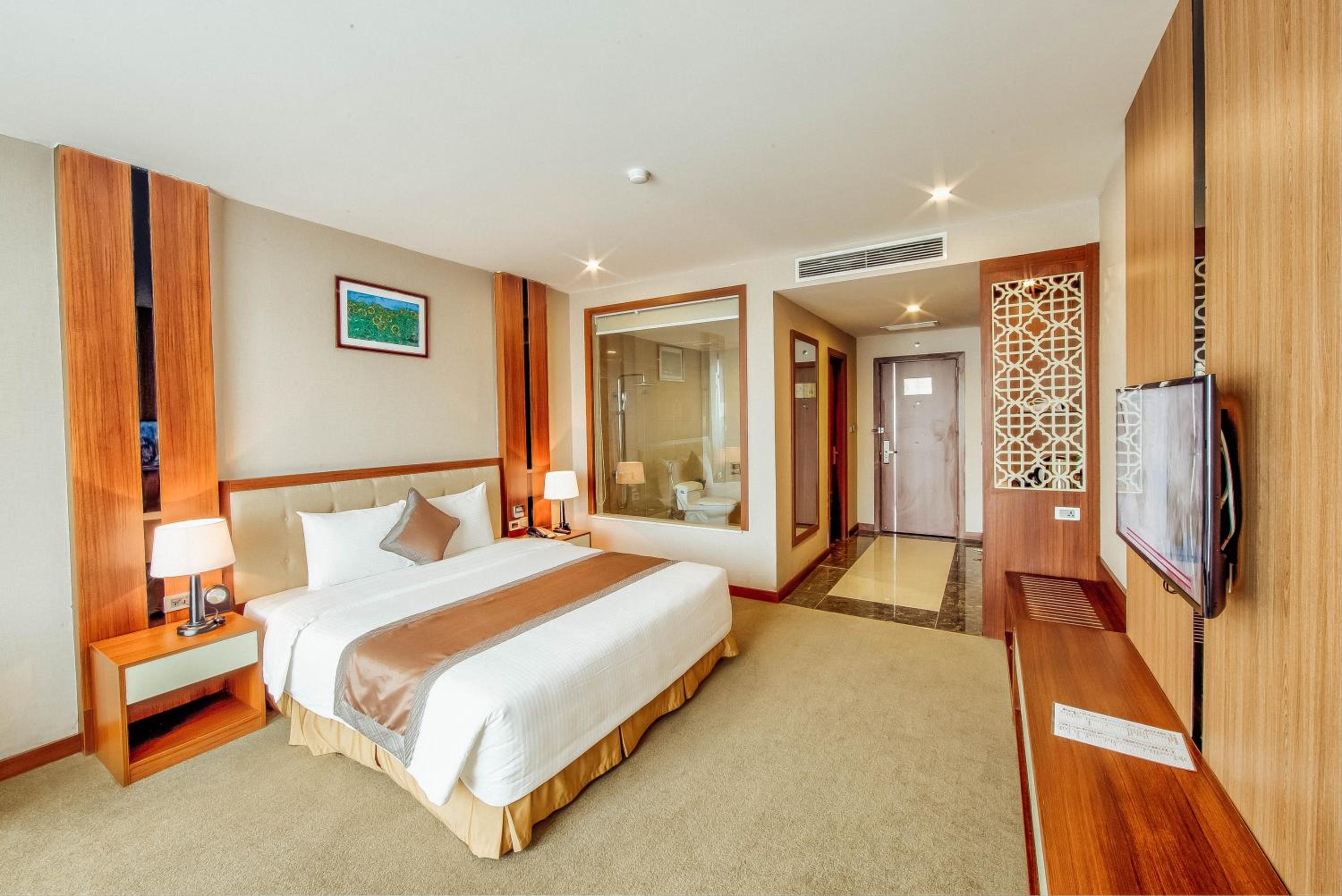 Deluxe King Room photo 3