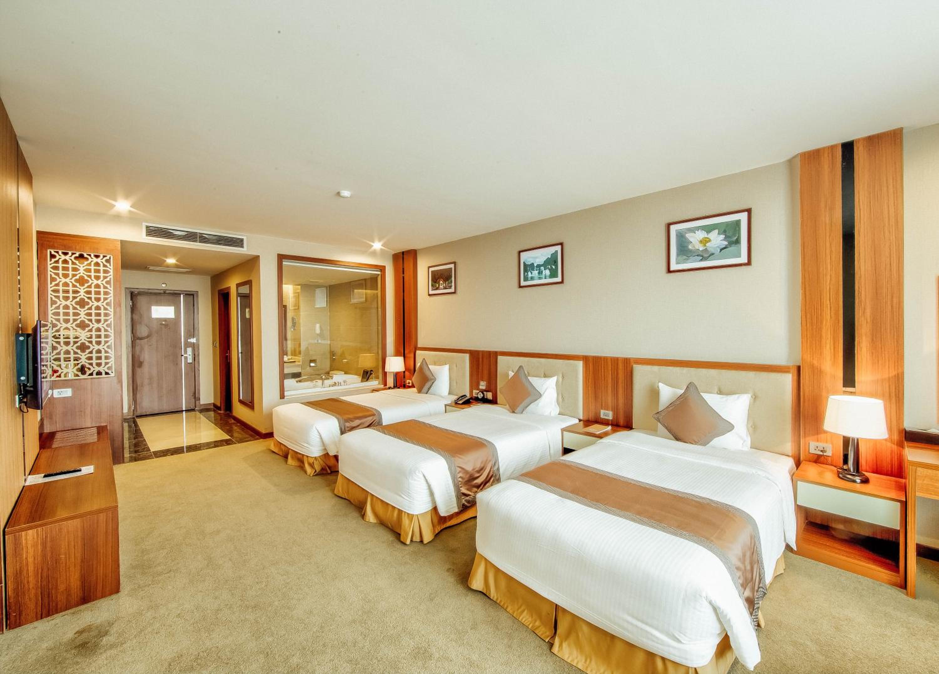 Deluxe Triple Room photo 2