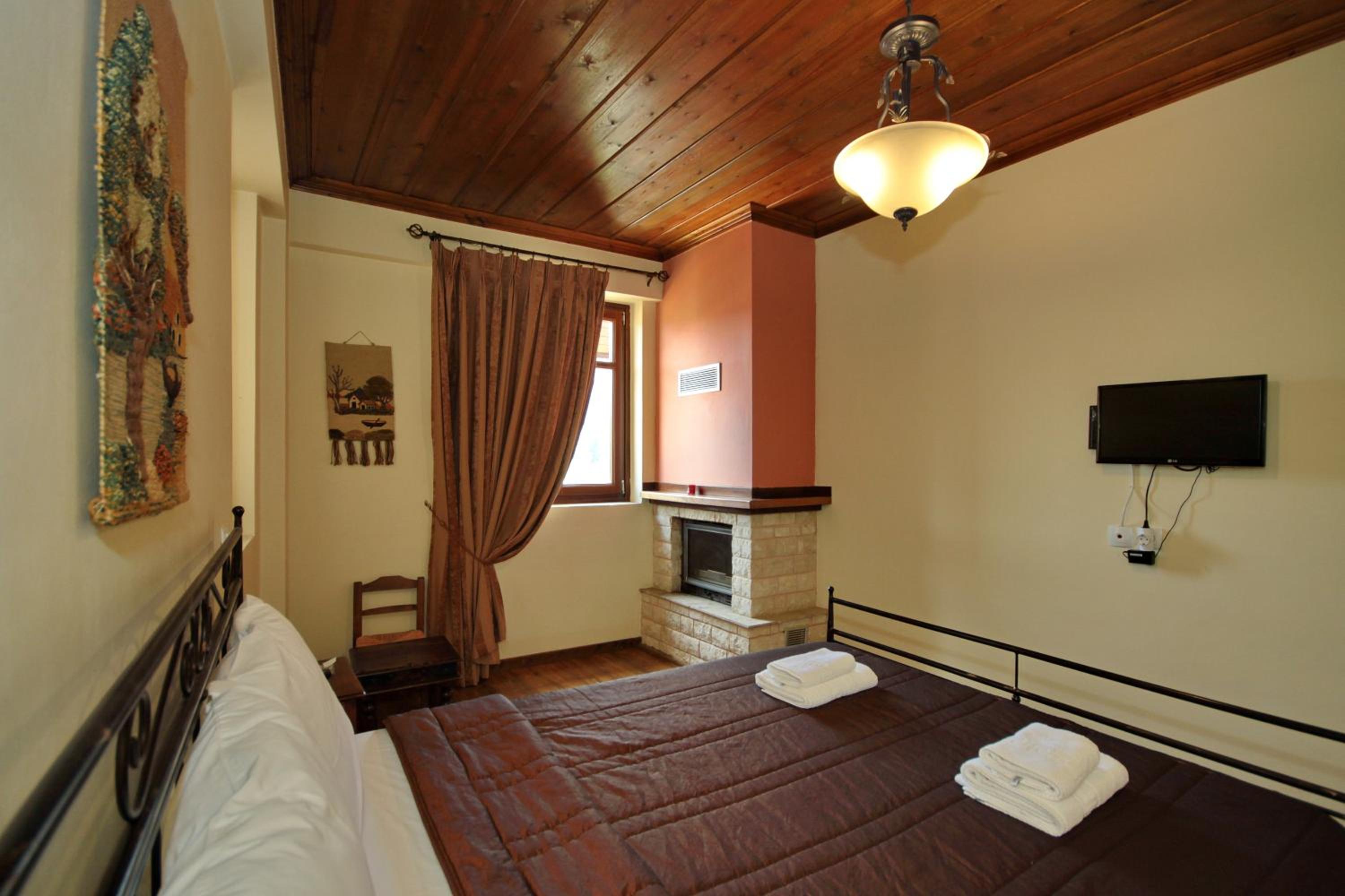 Double Room with Mountain View and Fireplace