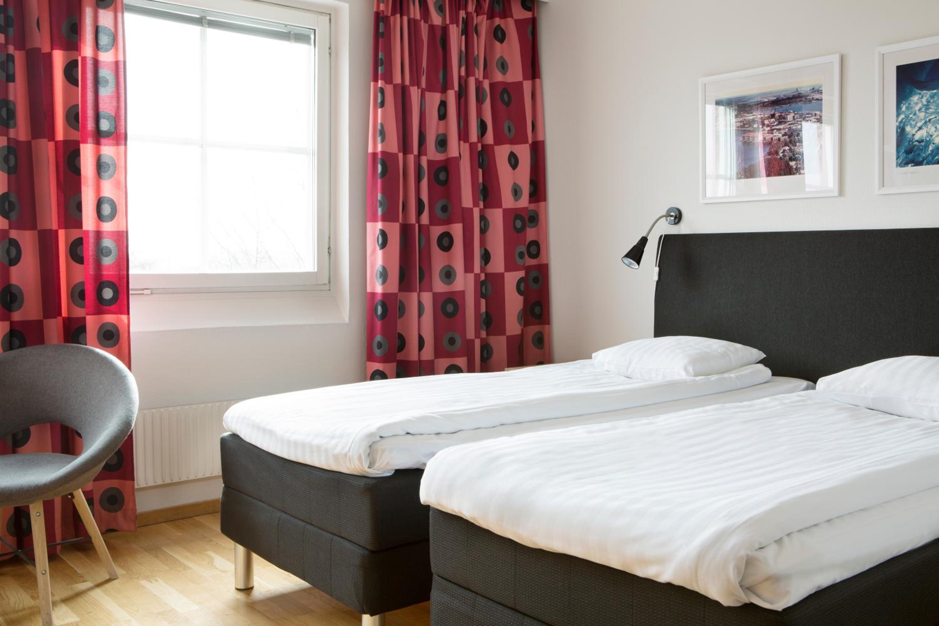 Standard Twin Room - Photo 1