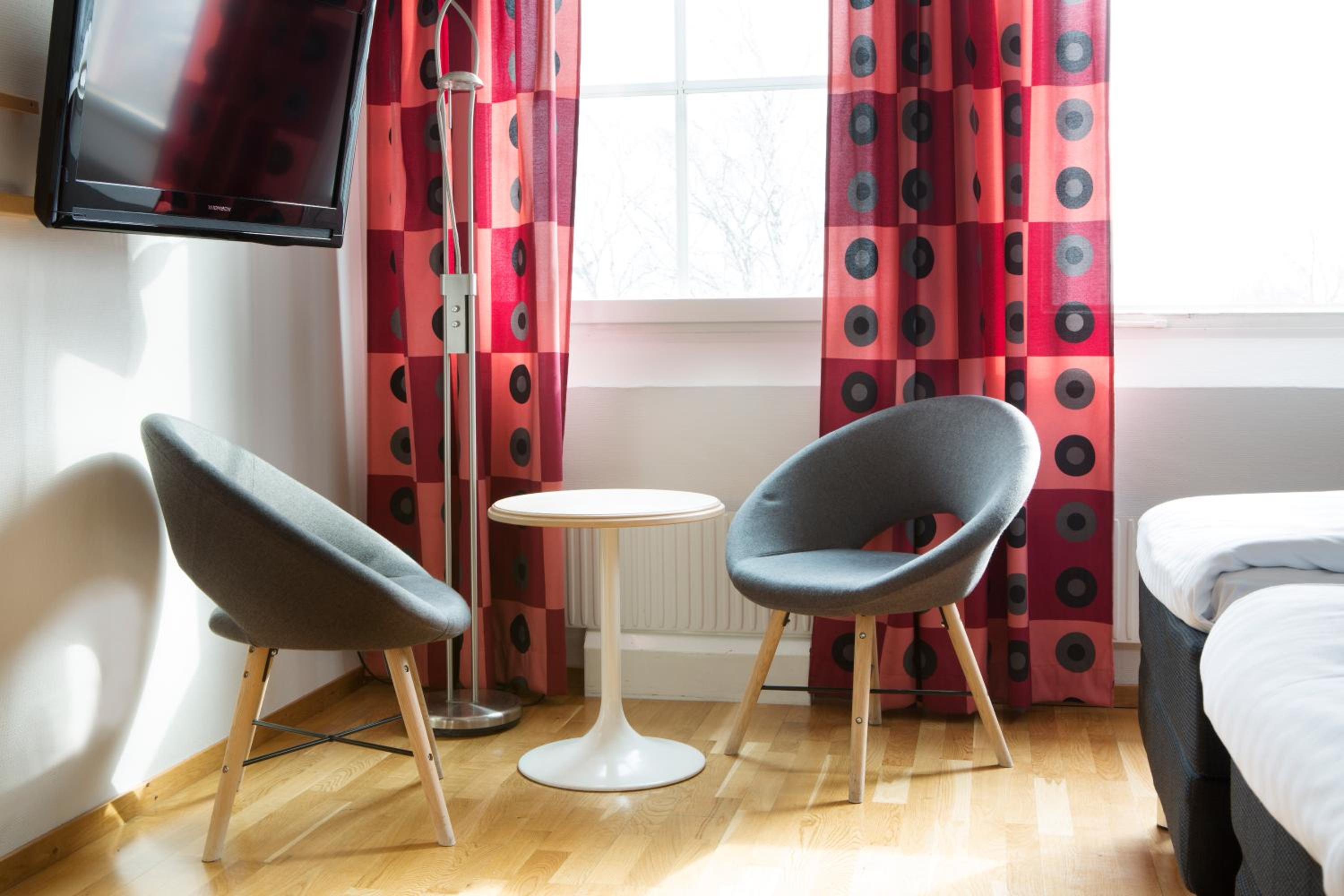 Standard Twin Room - Photo 3