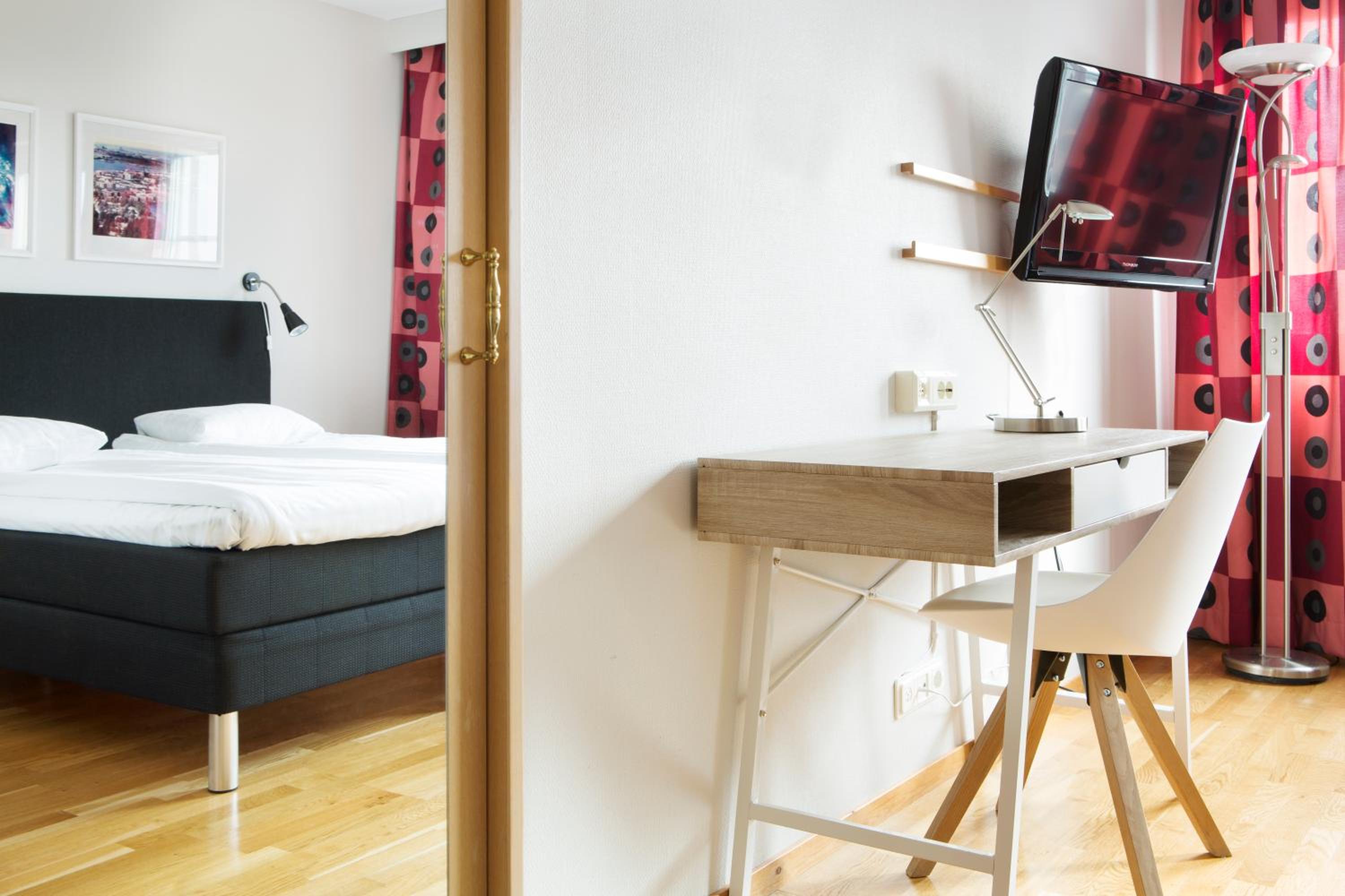 Standard Twin Room - Photo 4