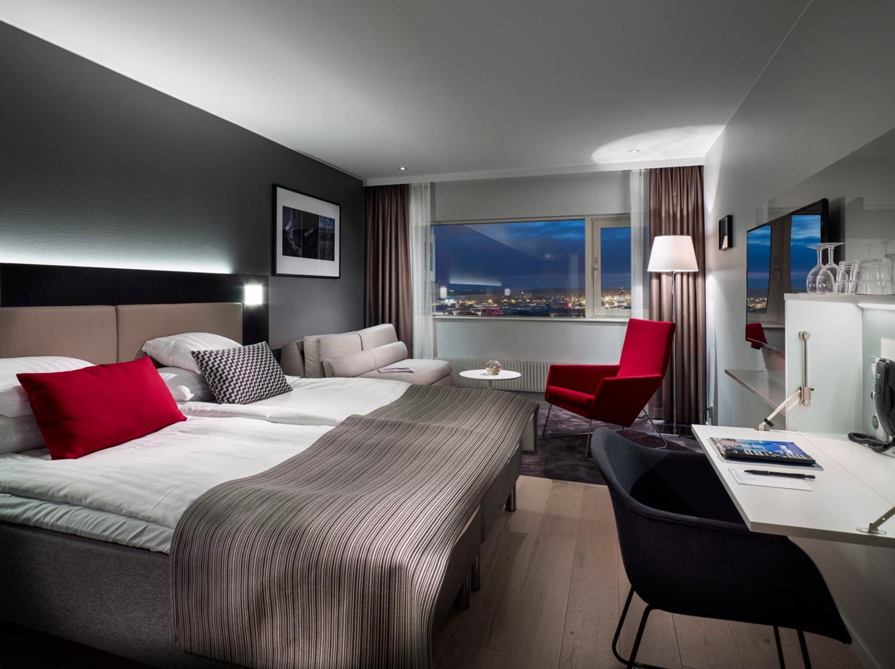 Standard Room with Sofa Bed - Gothia Towers (max 2 Adults + 2 Children  up to 12 years old) - Photo 1