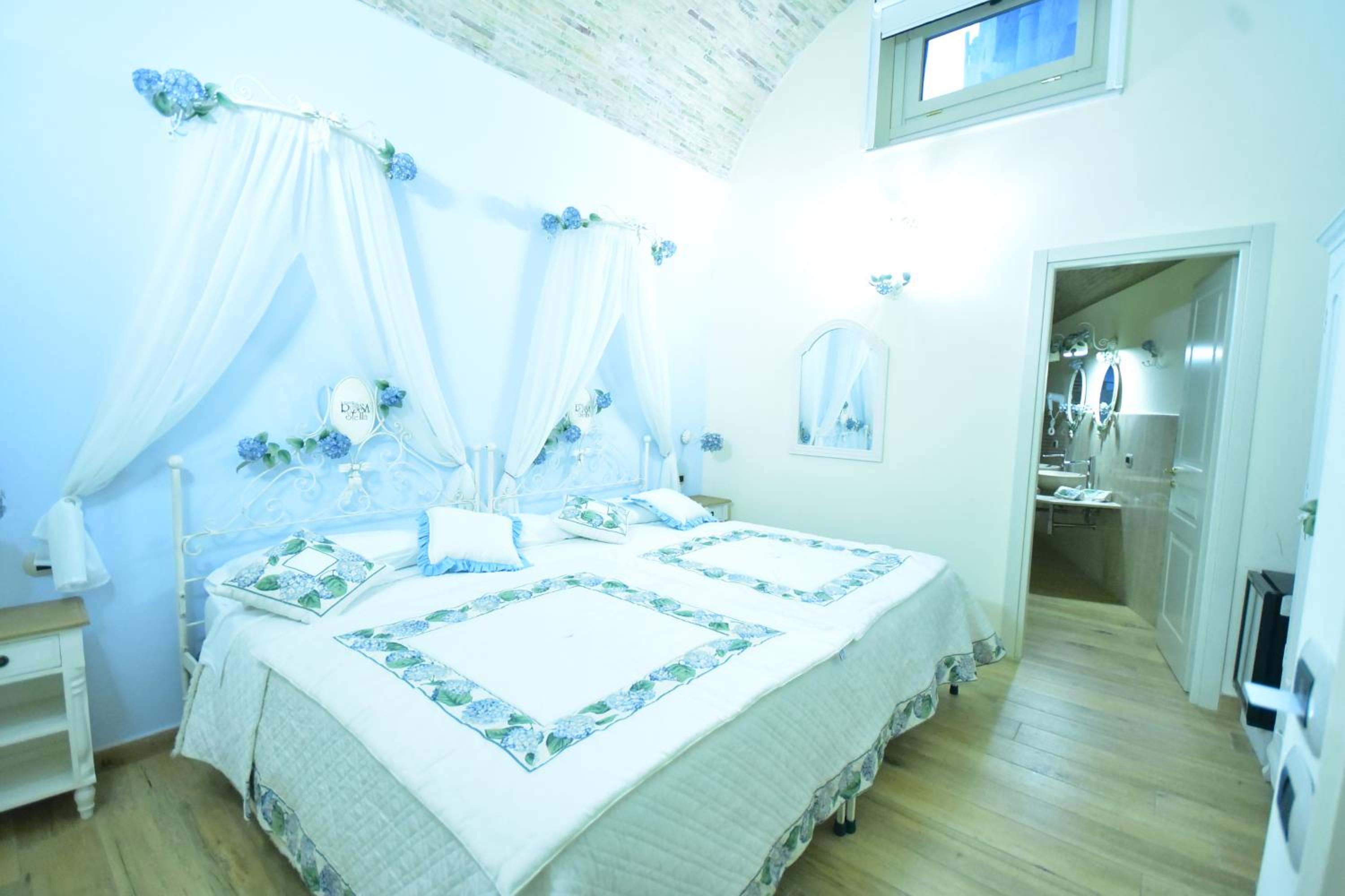 Double or Twin Room photo 3