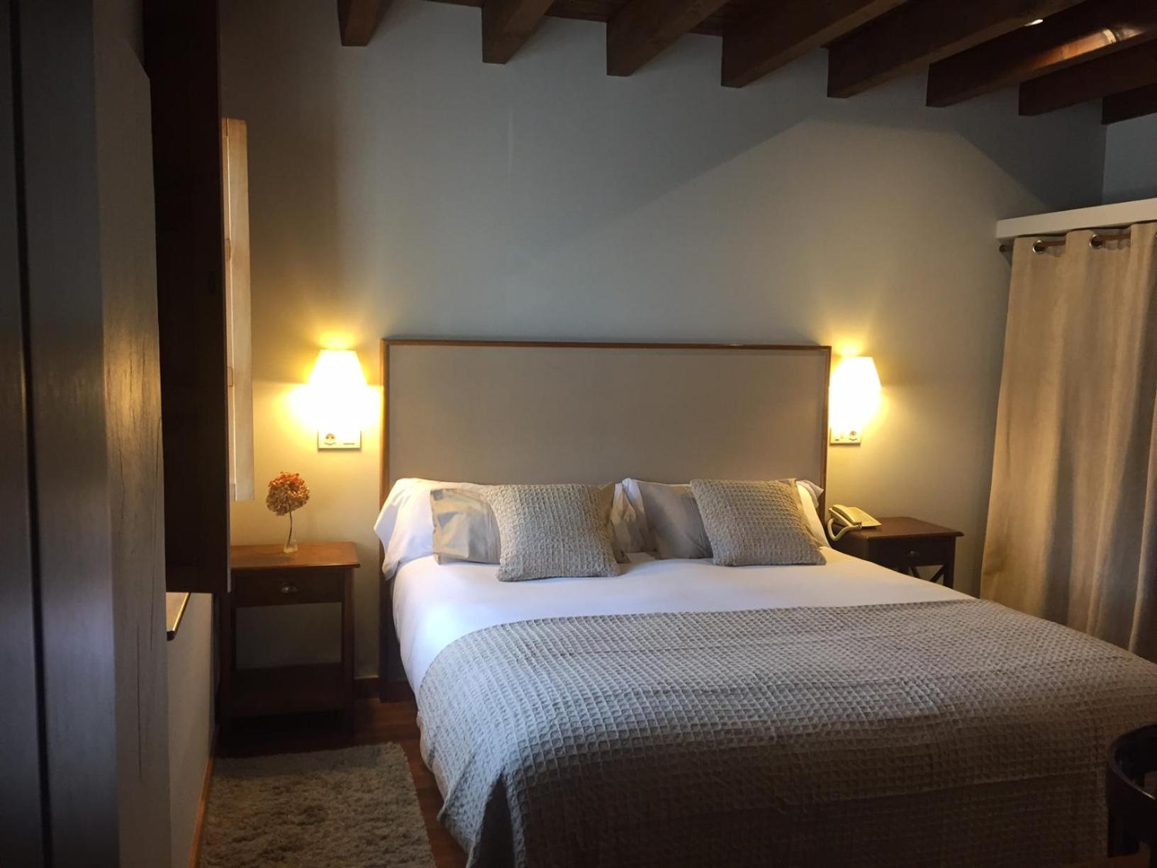 Double or Twin Room - Photo 5