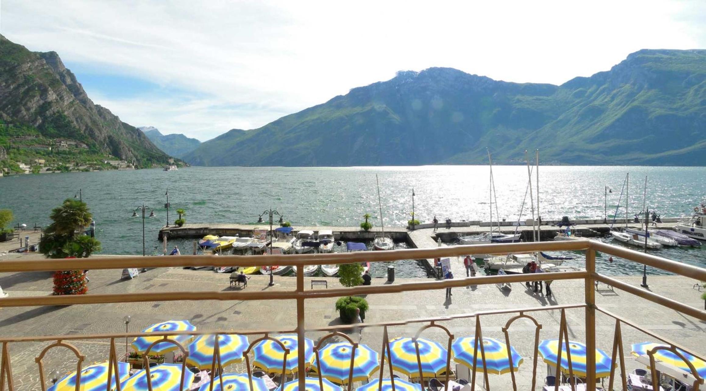 Single Room with Lake View NO FREE PARKING photo 2