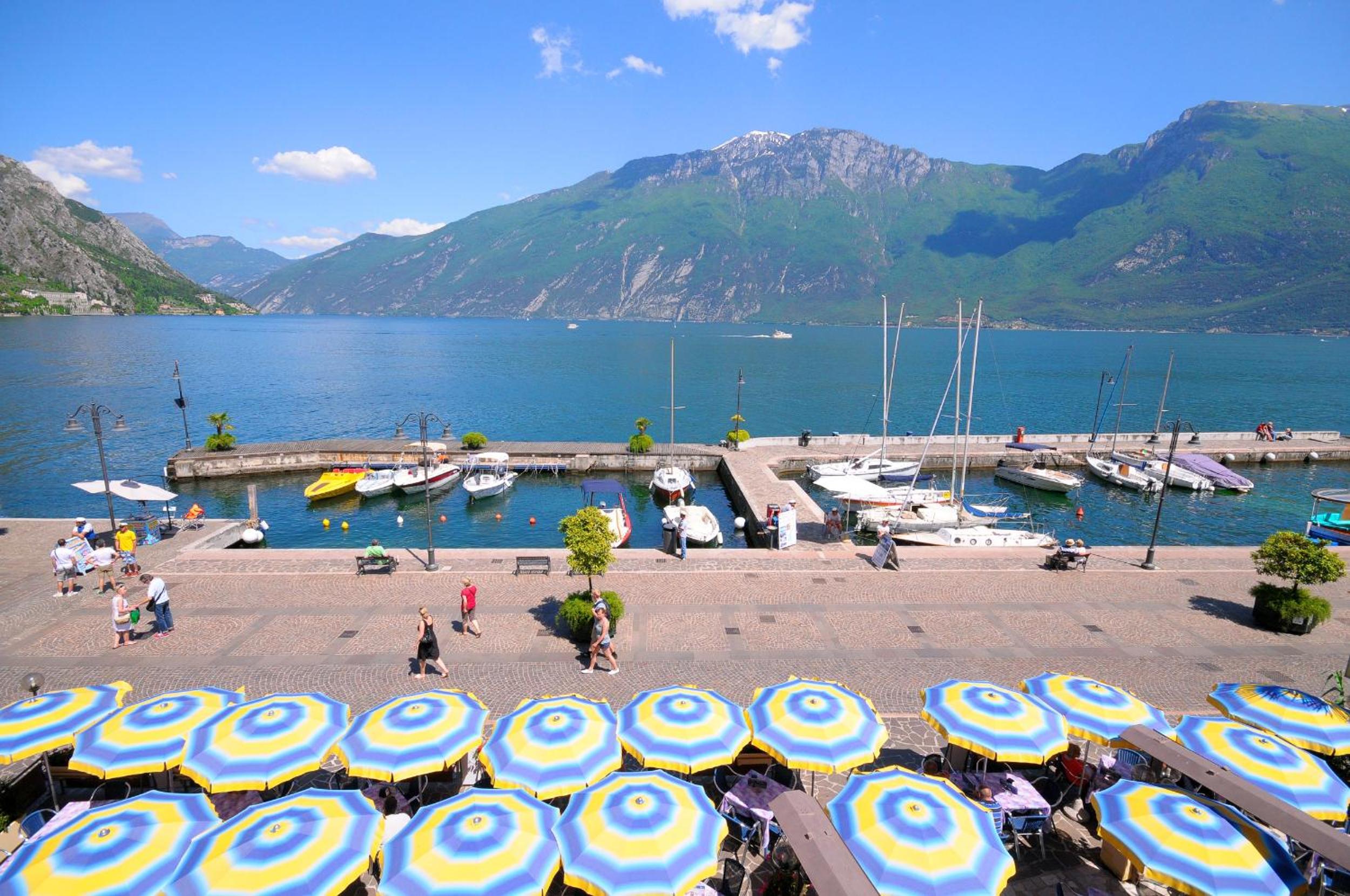 Single Room with Lake View NO FREE PARKING photo 3