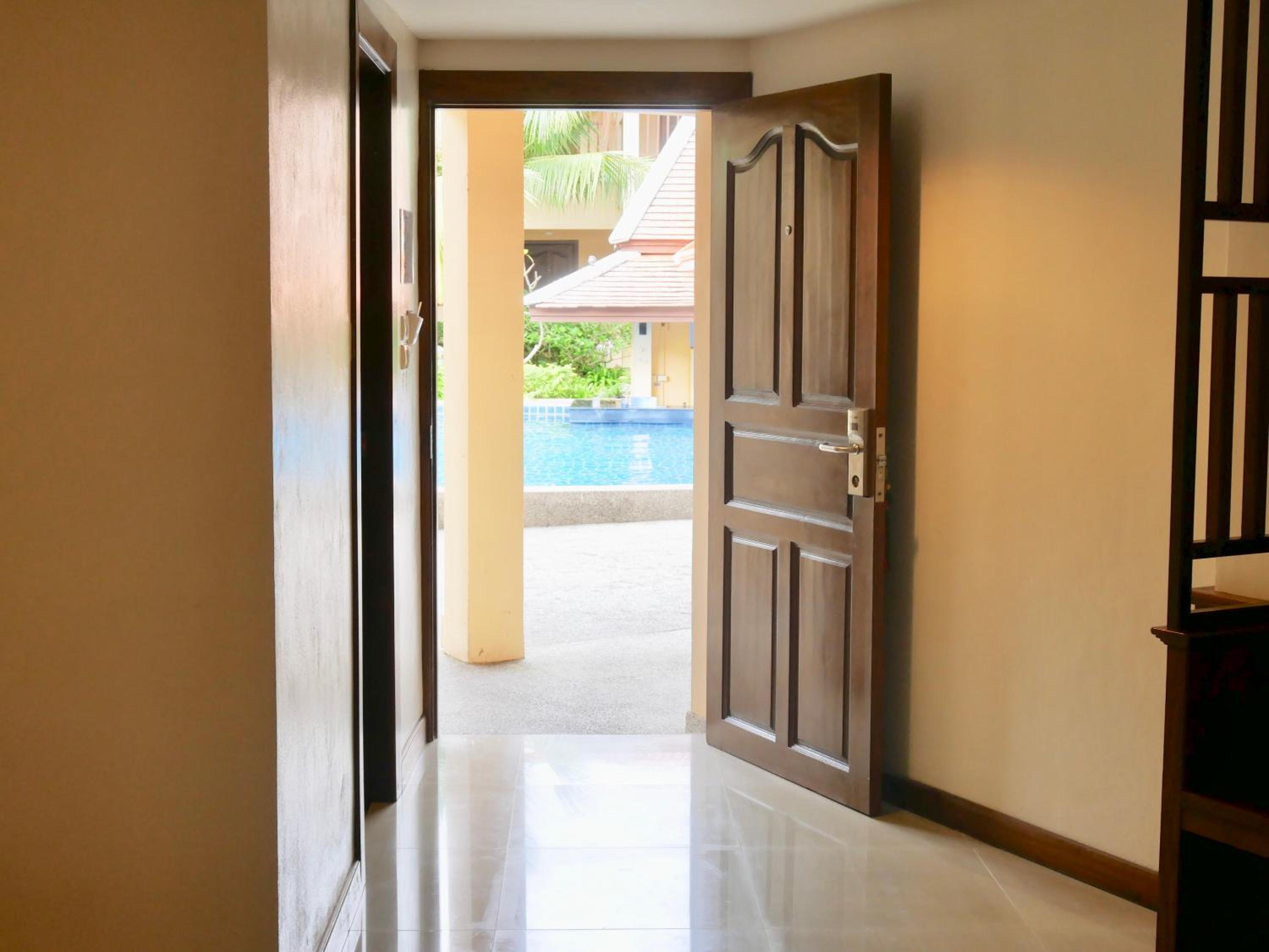 Triple Room Side Pool View - Photo 2