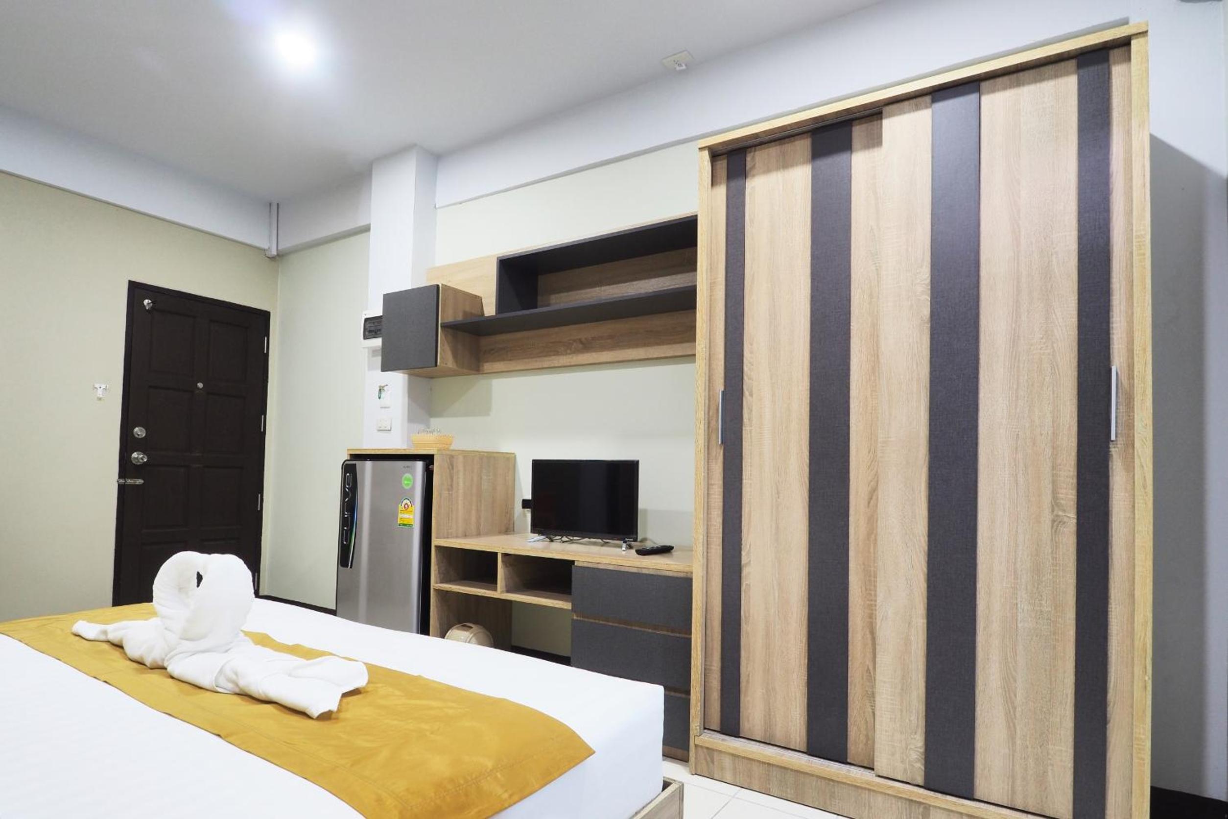 Superior King Room with One King Bed (Non Smoking) photo 3