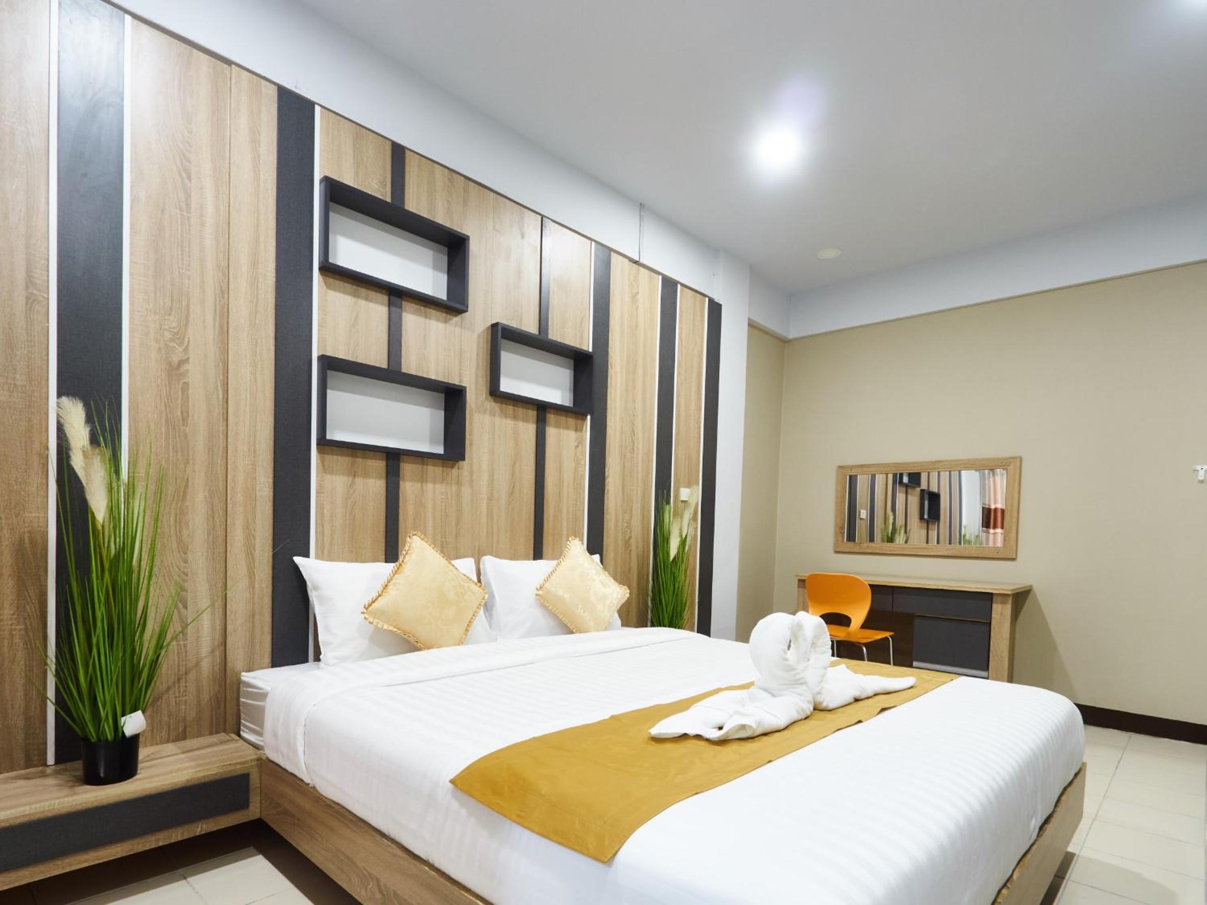 Superior King Room with One King Bed (Non Smoking) photo 2