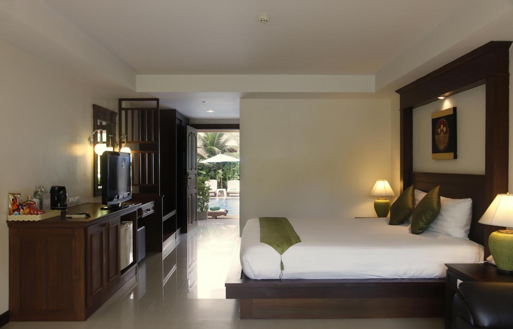 Deluxe Double or Twin Room with Pool Access - Photo 2